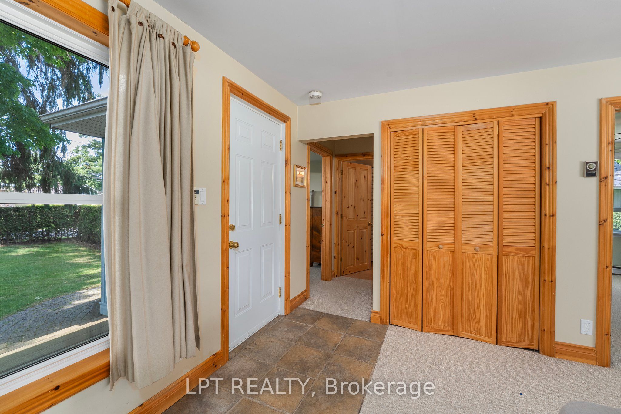 101 Hedge Road Property Photo 8