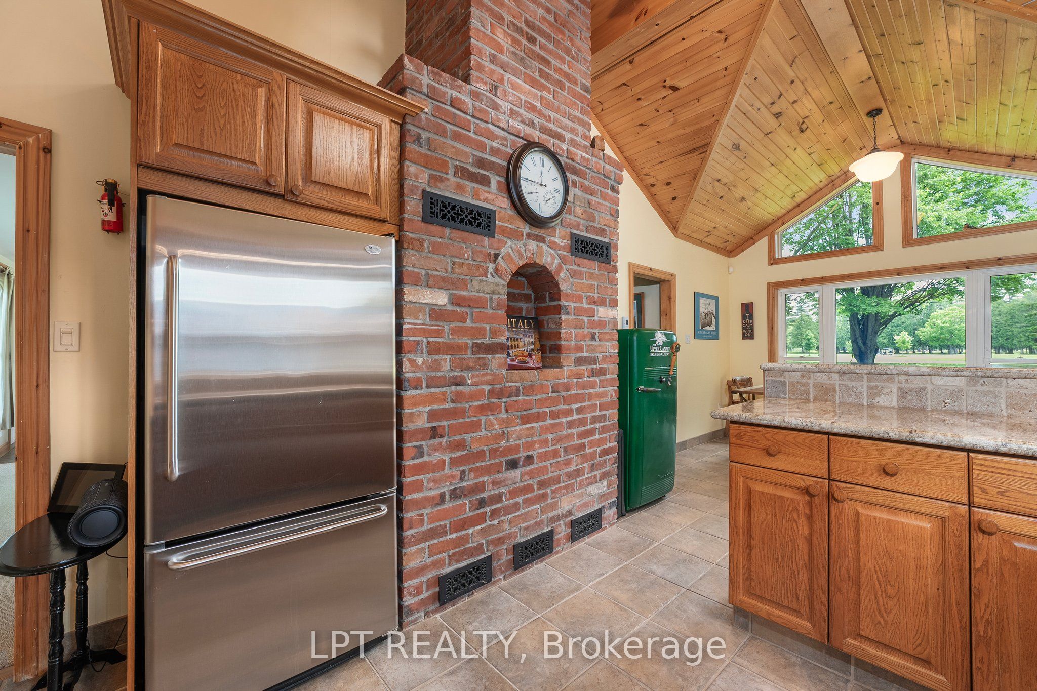 101 Hedge Road Property Photo 16