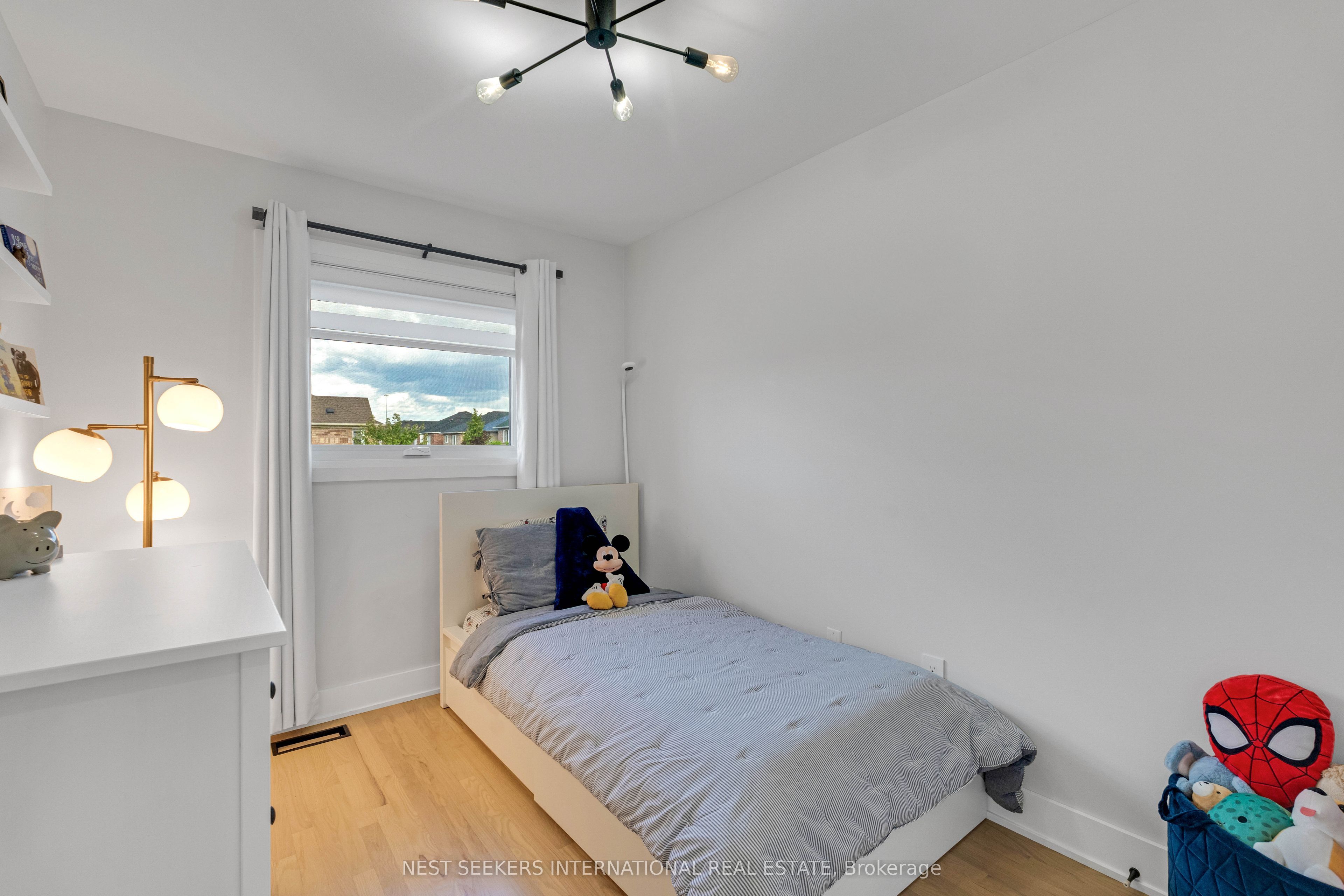 233 Venice Gate Drive Property Photo 15