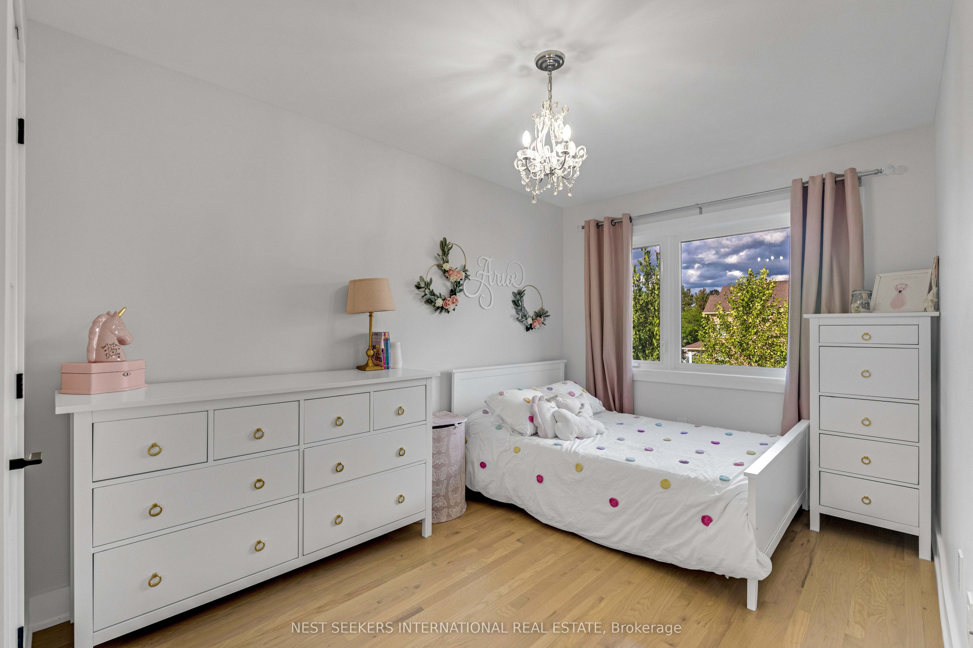 233 Venice Gate Drive Property Photo 16