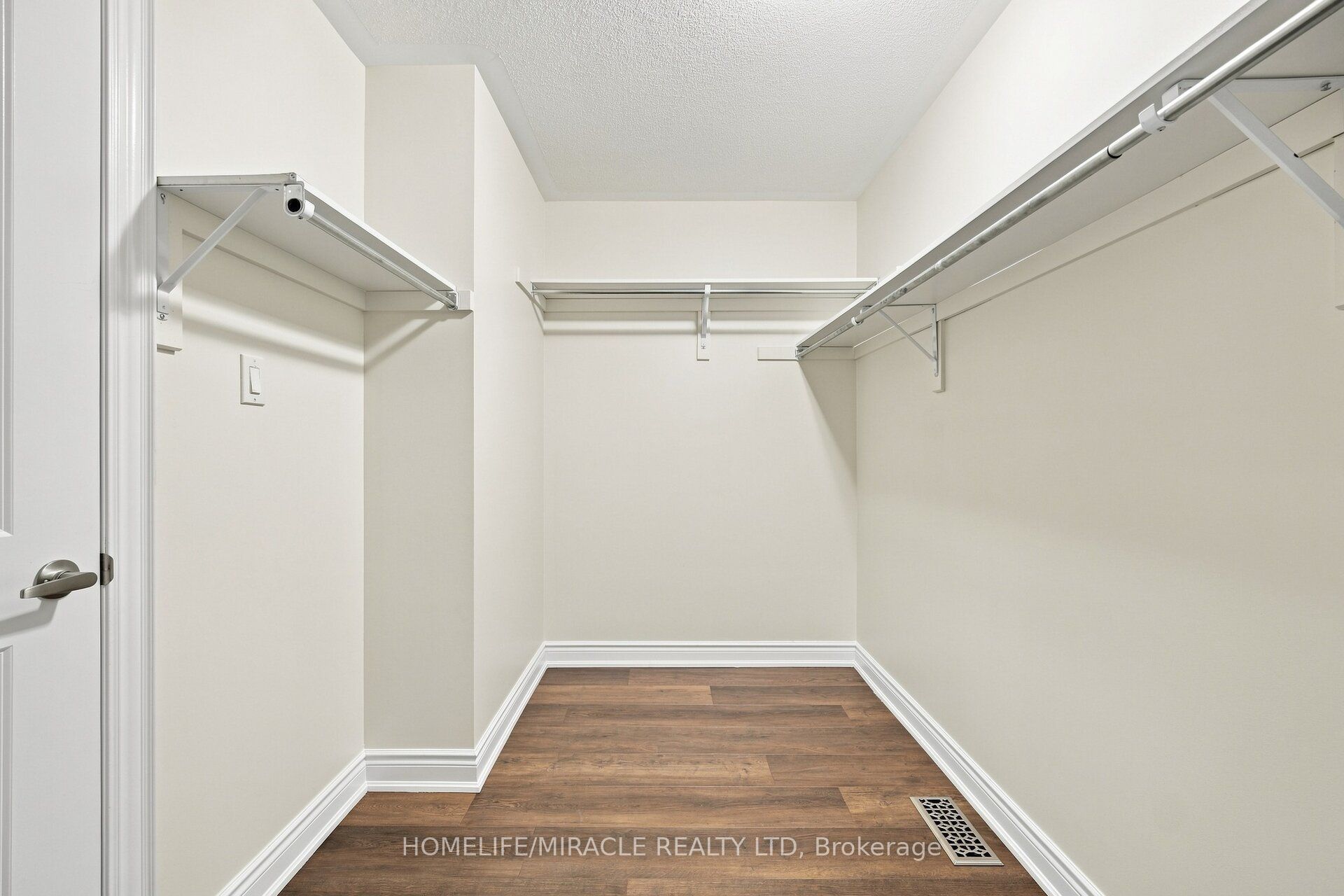 14 Zenith Avenue Property Photo 23