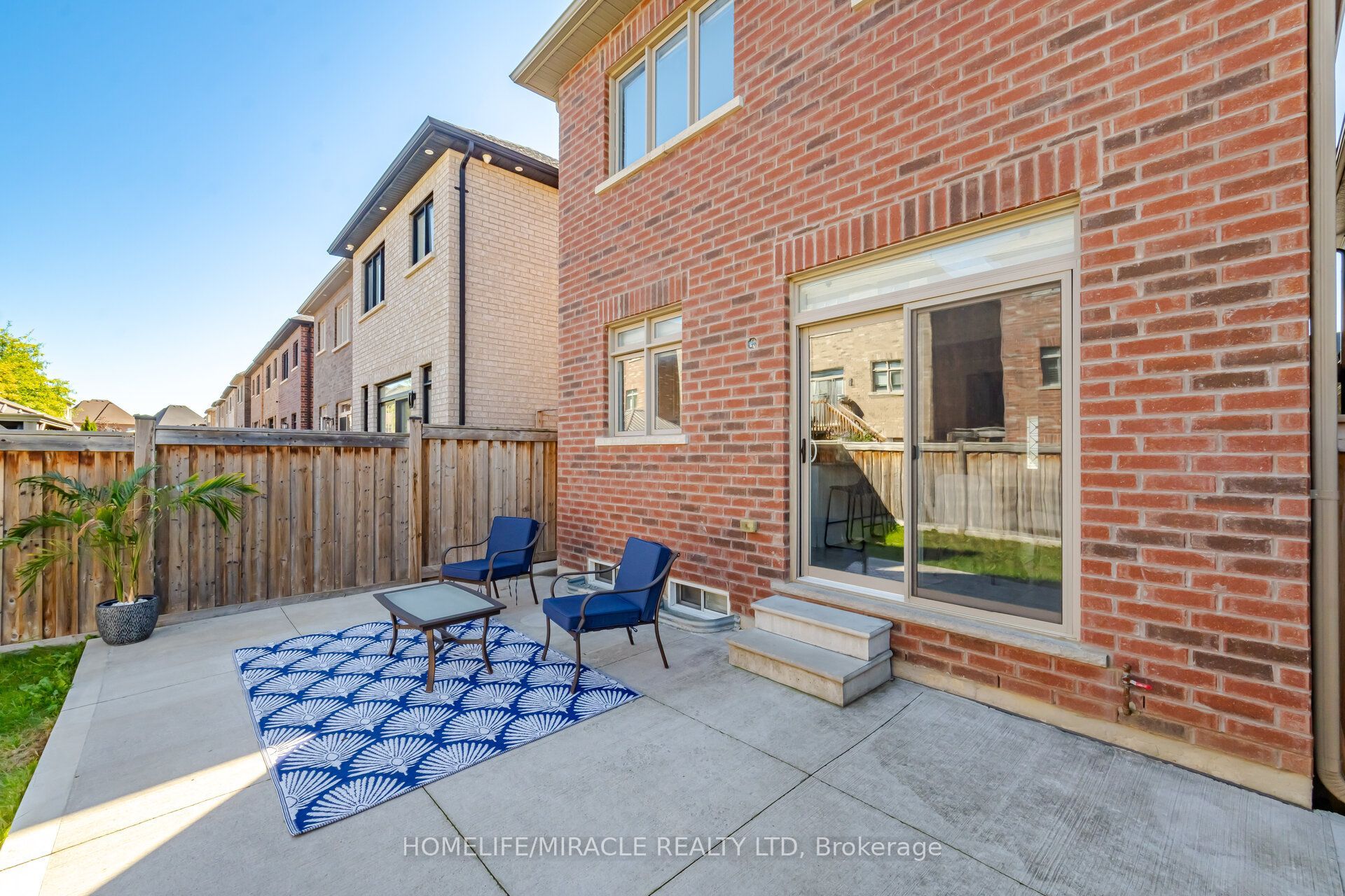 14 Zenith Avenue Property Photo 31