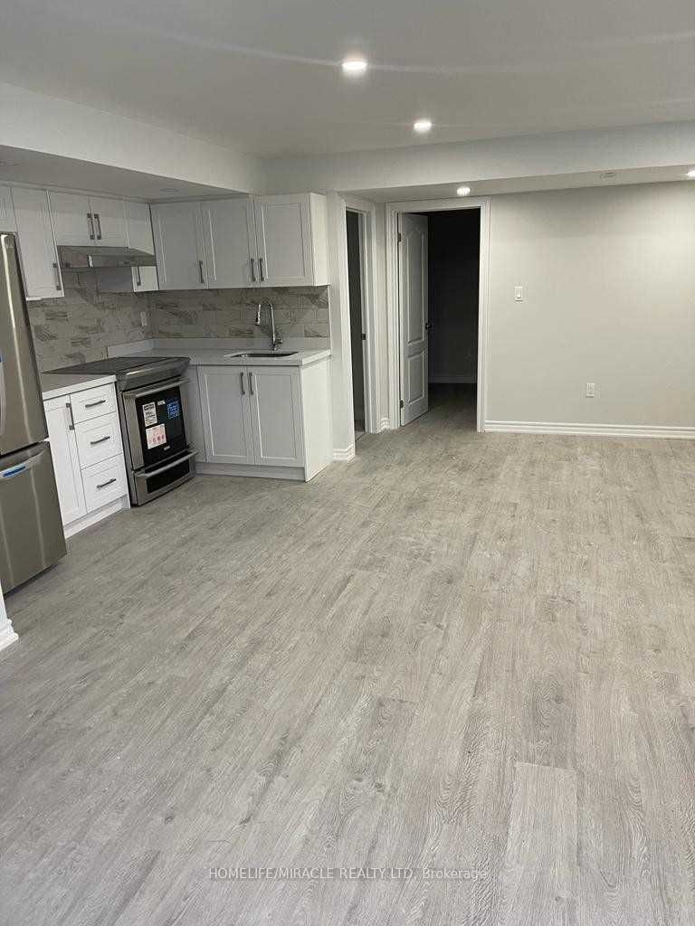 63 Deepwood (bst) Crescent Property Photo 3