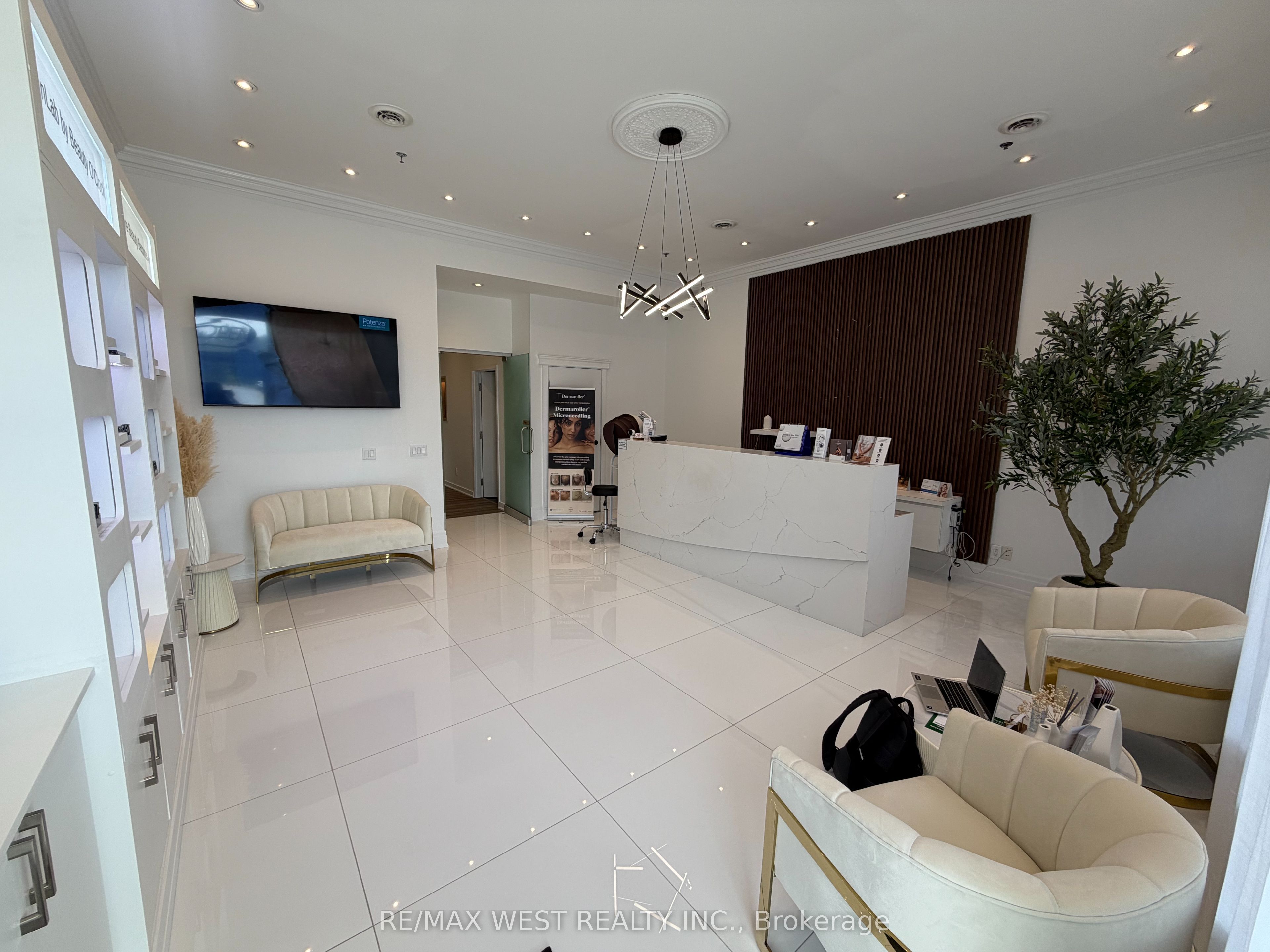 1390 Major Mackenzie Drive E A4 Rm#1 Property Photo 1