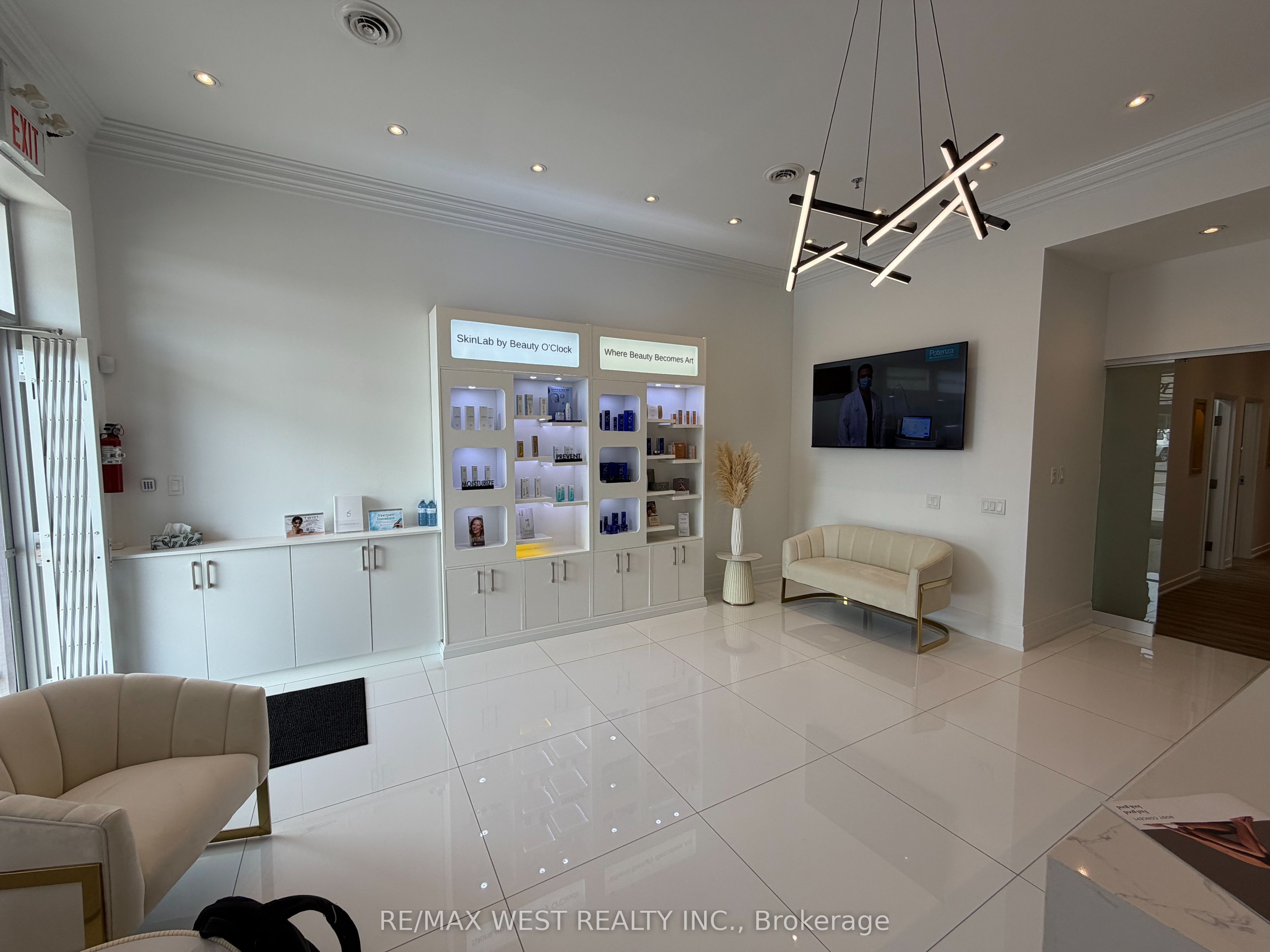 1390 Major Mackenzie Drive E A4 Rm#1 Property Photo 4