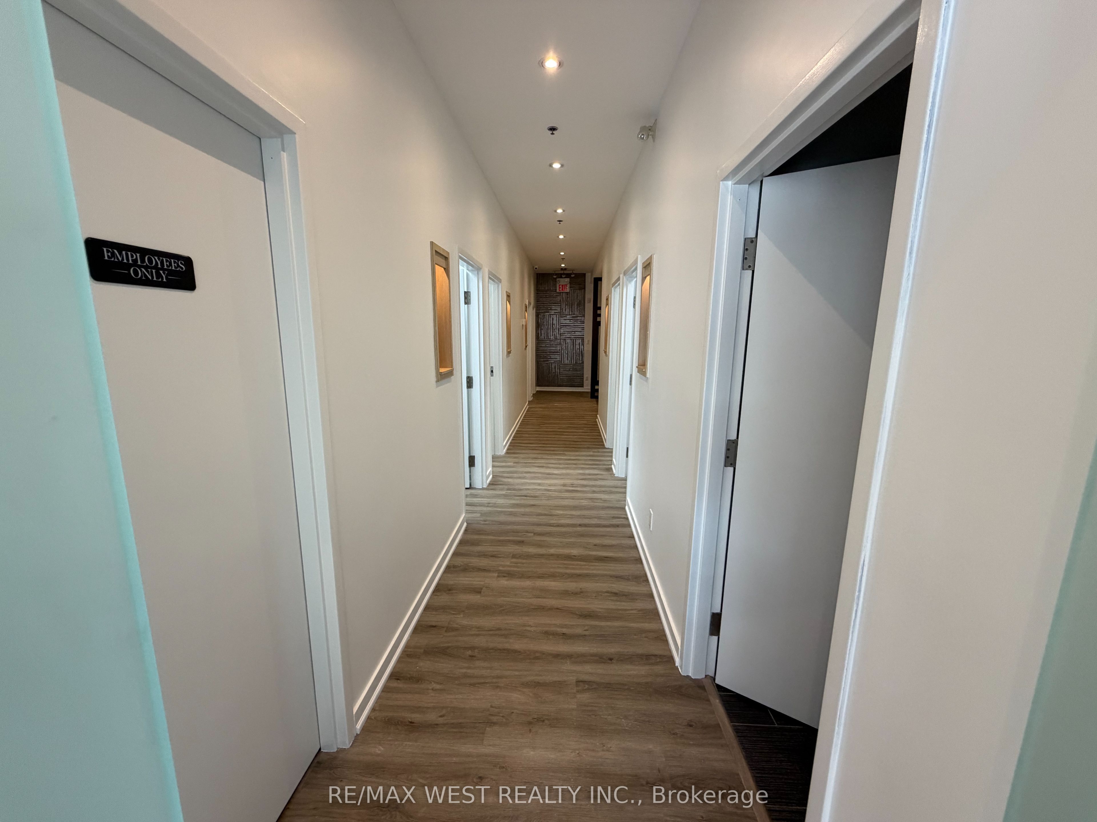 1390 Major Mackenzie Drive E A4 Rm#1 Property Photo 5
