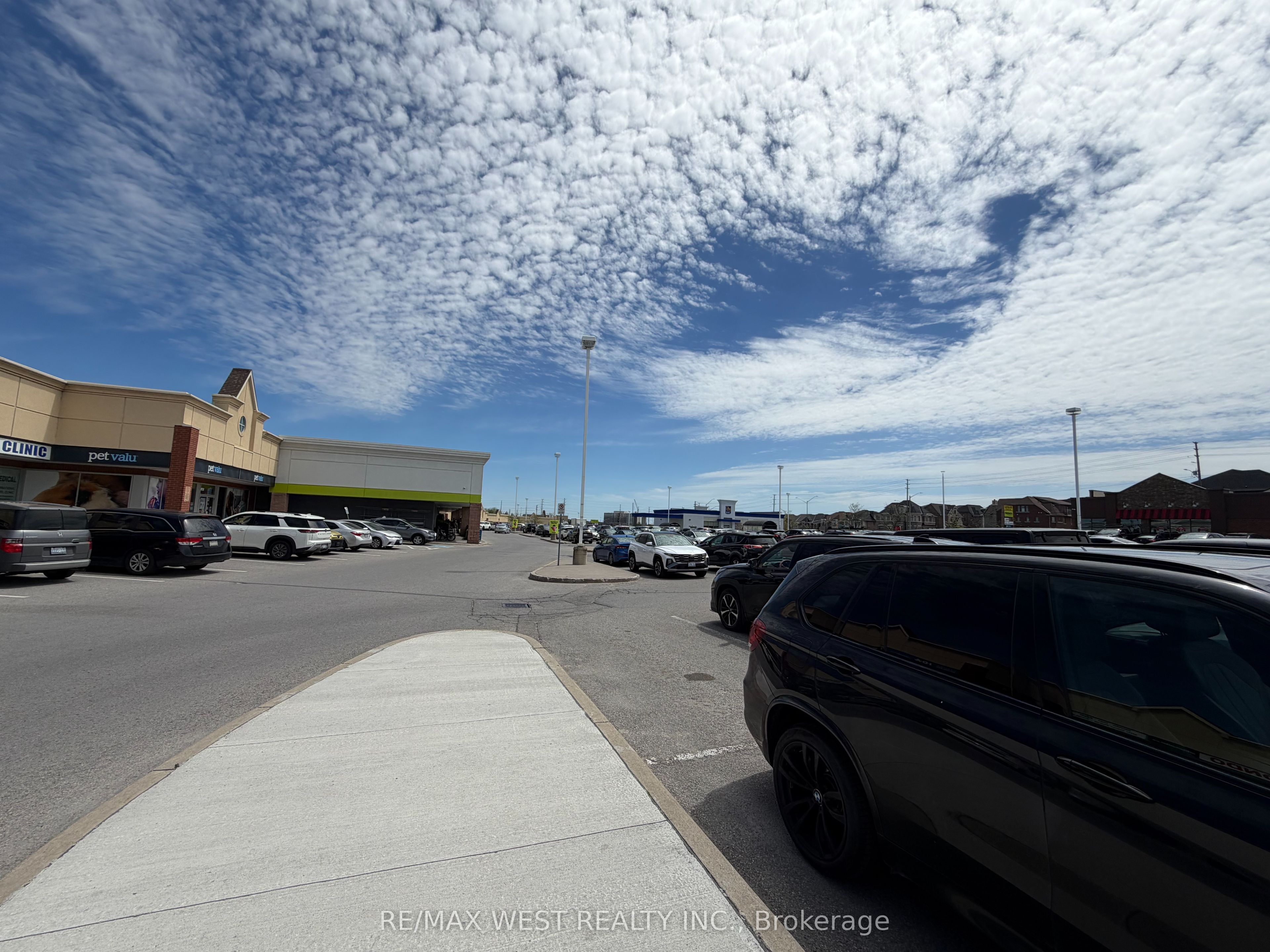 1390 Major Mackenzie Drive E A4 Rm#1 Property Photo 13