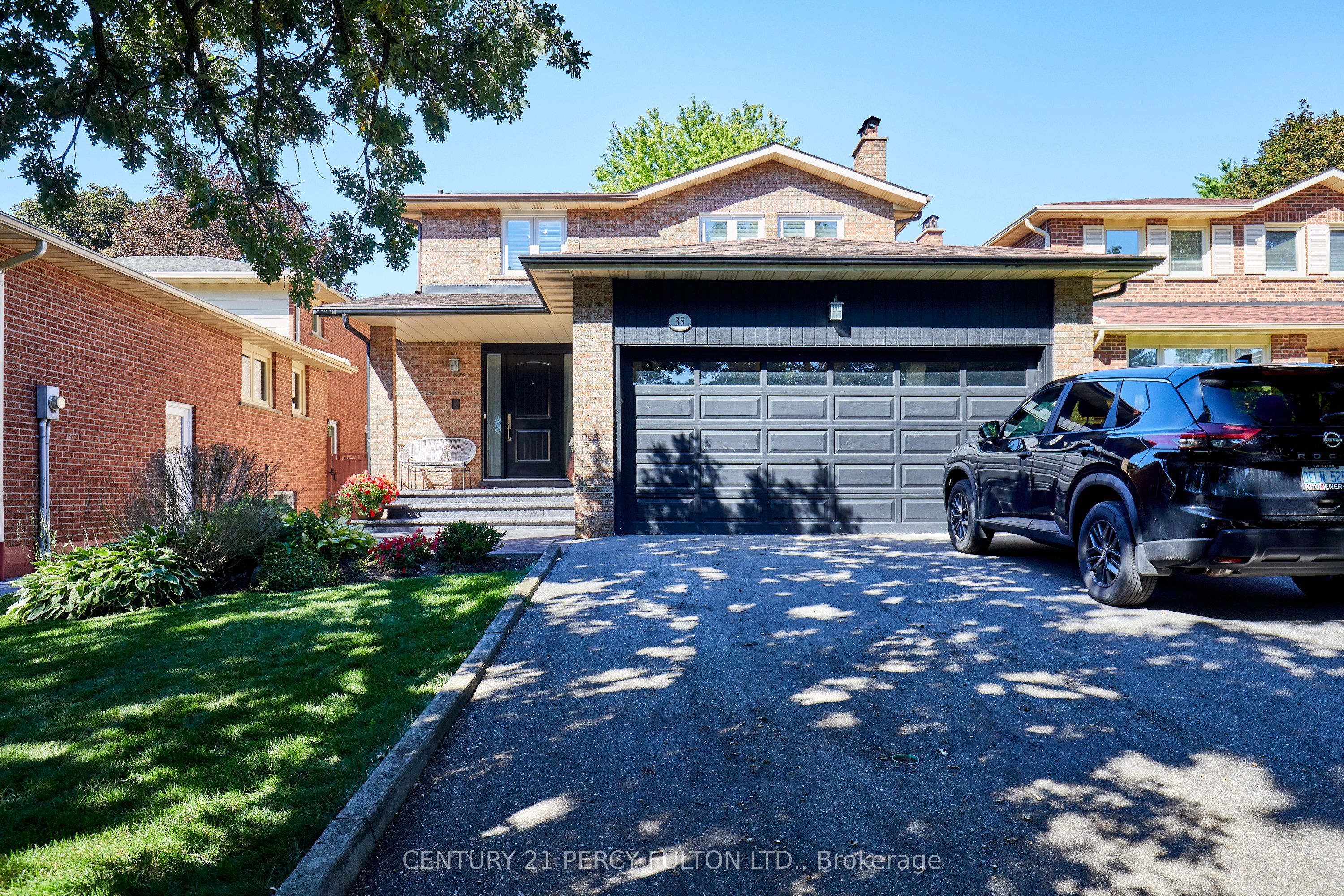 35 Ashland Crescent Property Photo 1