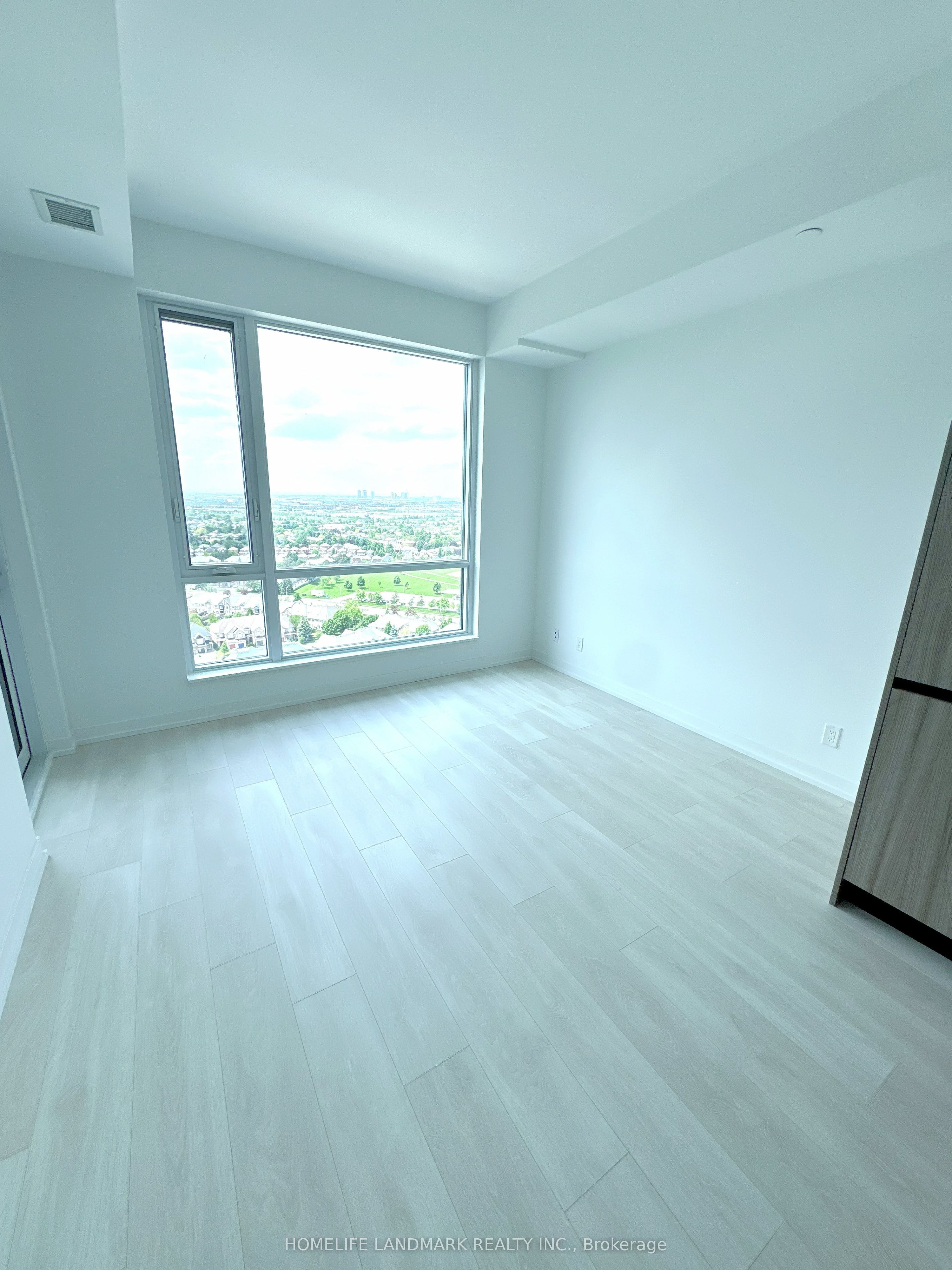 7950 Bathurst Street 2312 Property Photo 7