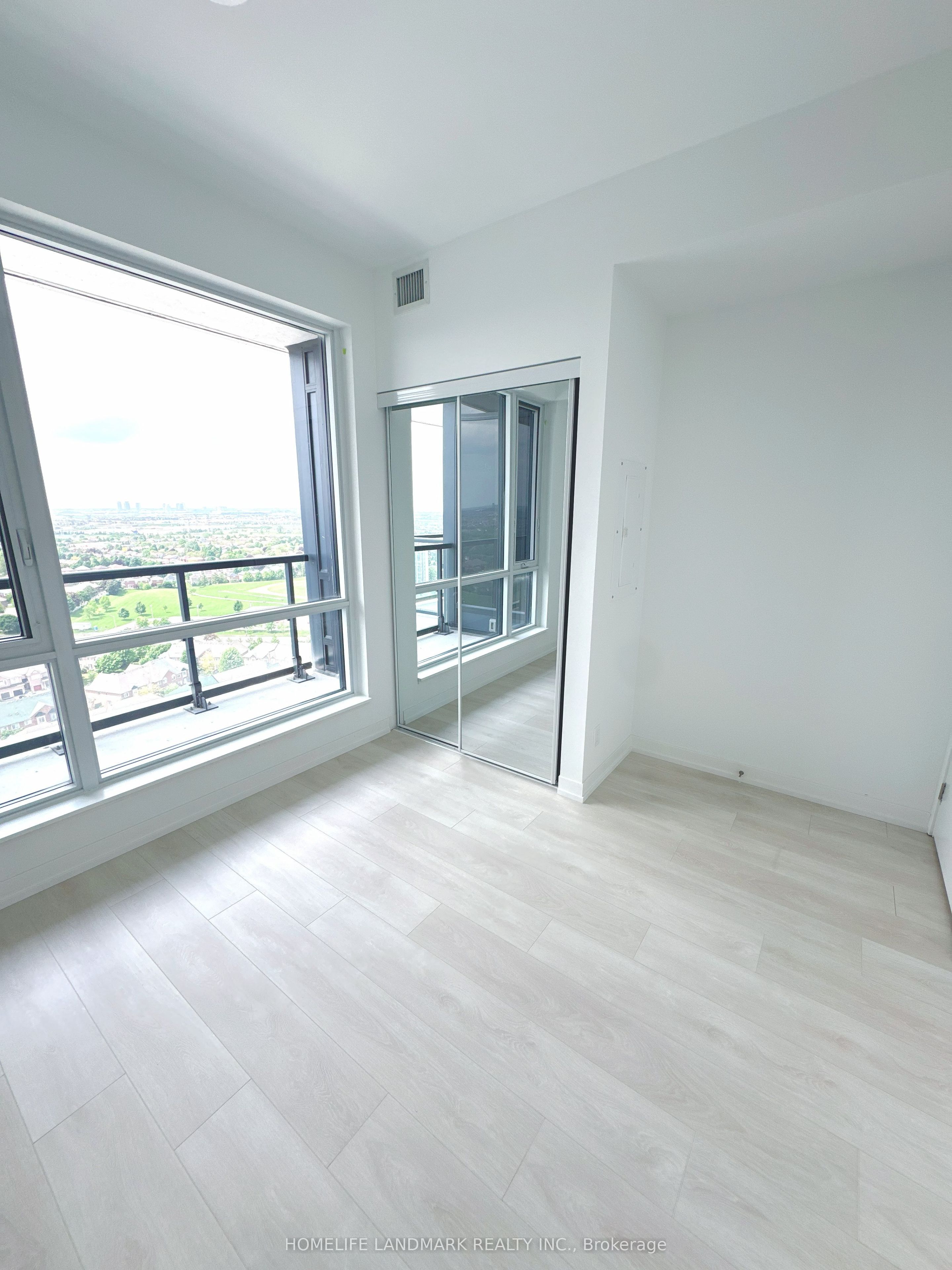7950 Bathurst Street 2312 Property Photo 10