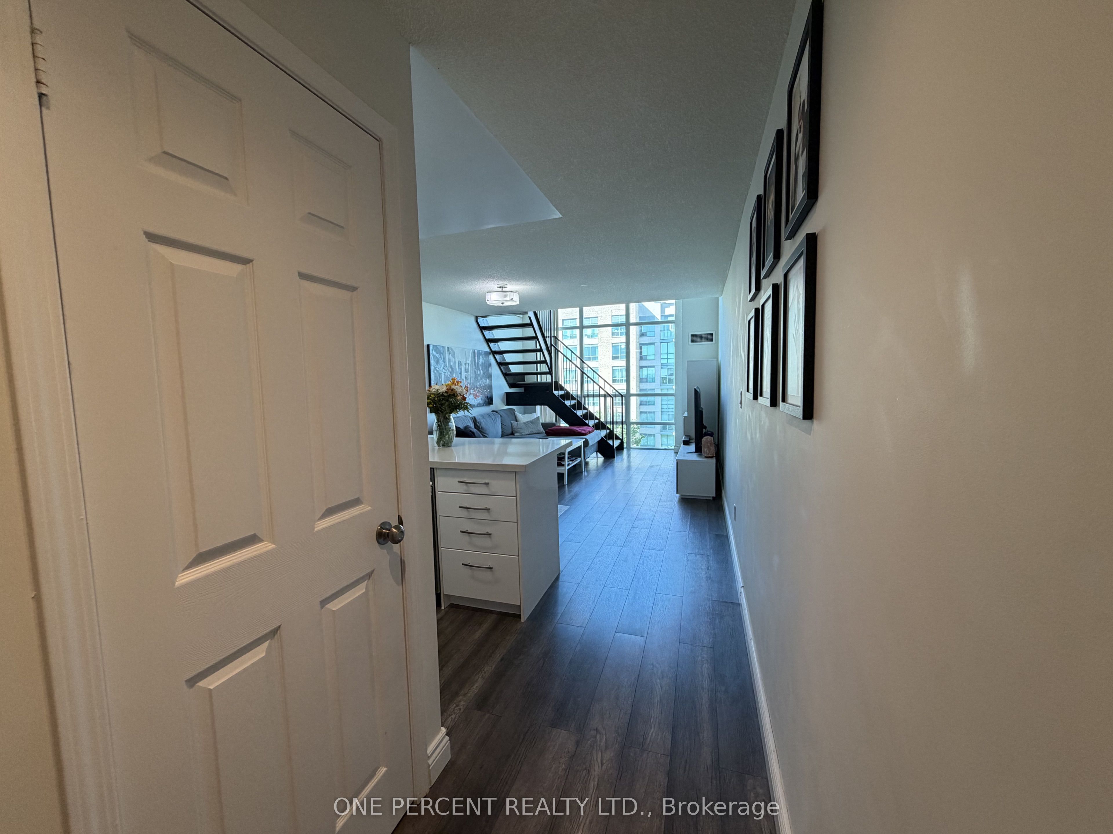 3 Ellesmere Street 607 Property Photo 3