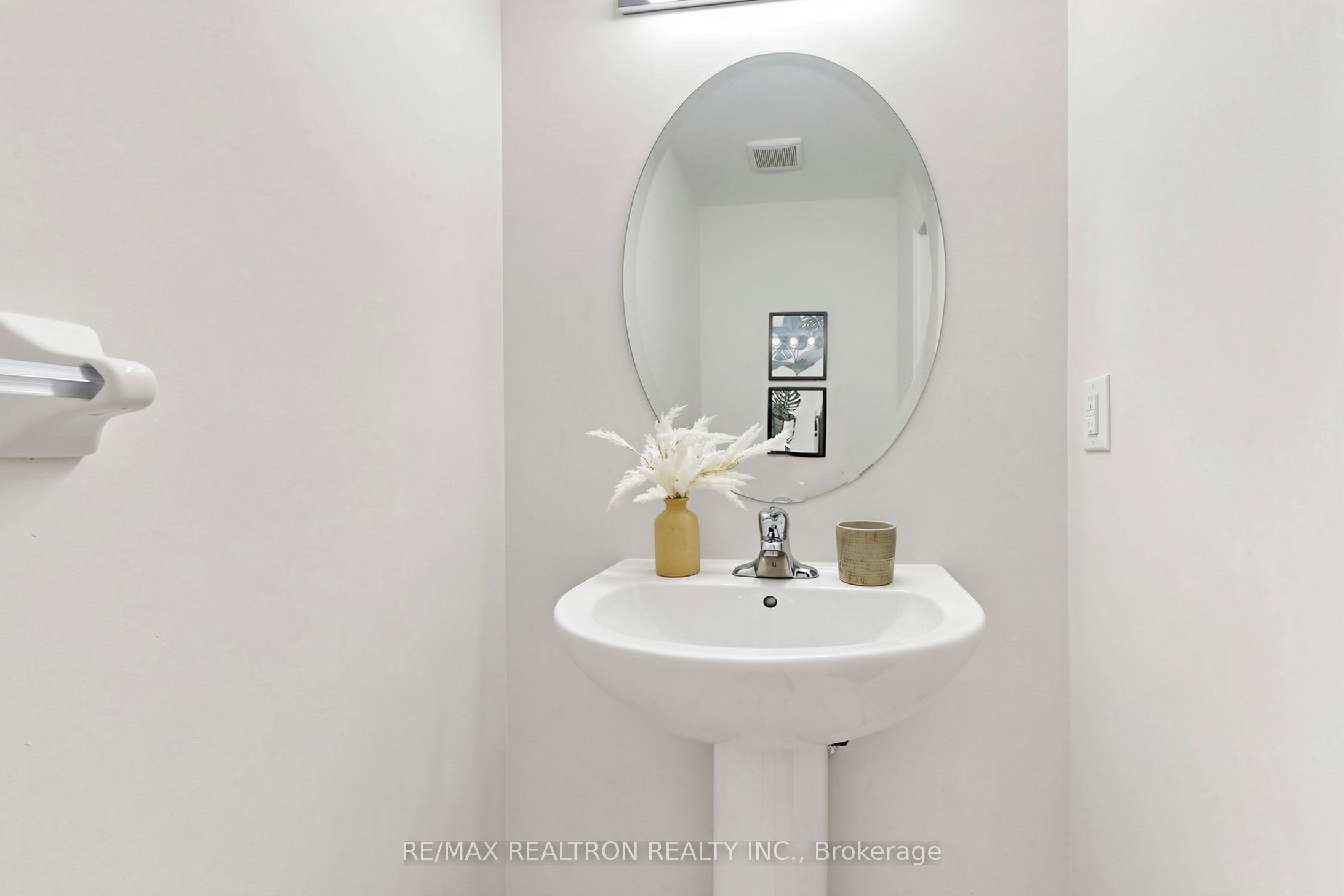 8 Hewison Avenue Property Photo 16