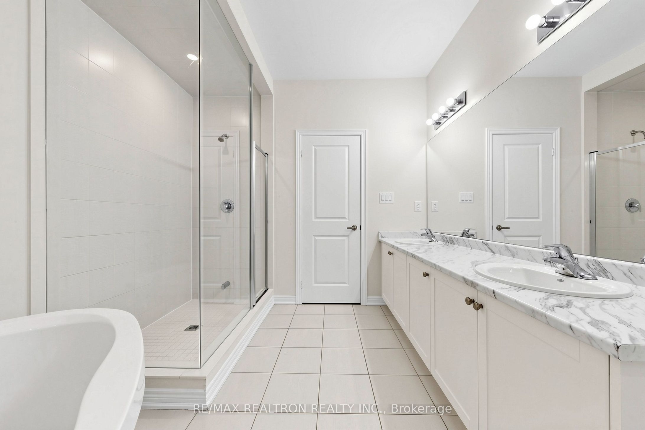 8 Hewison Avenue Property Photo 26