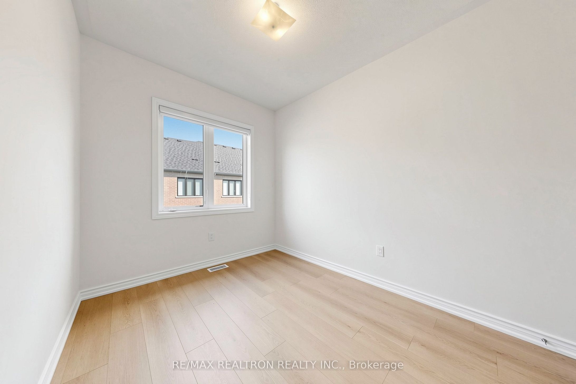 8 Hewison Avenue Property Photo 29