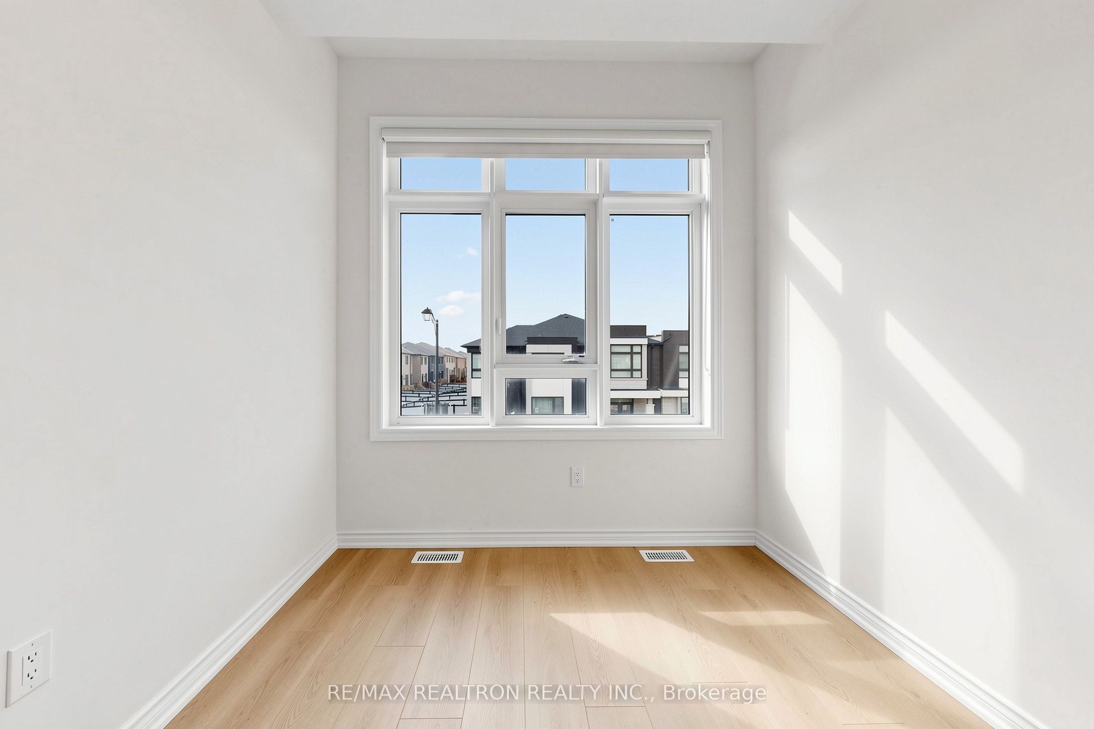 8 Hewison Avenue Property Photo 32