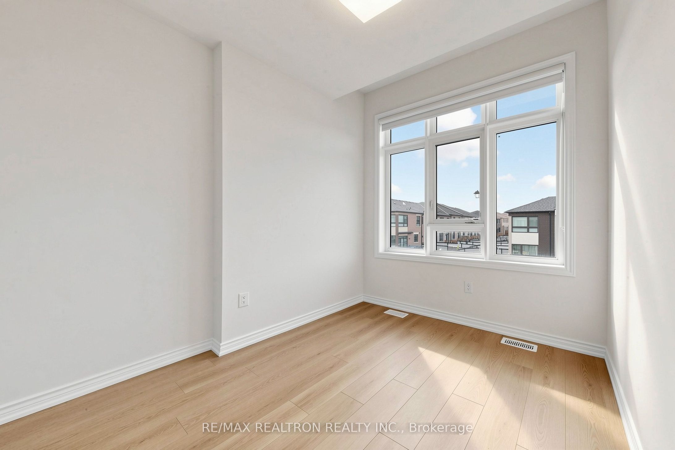 8 Hewison Avenue Property Photo 34