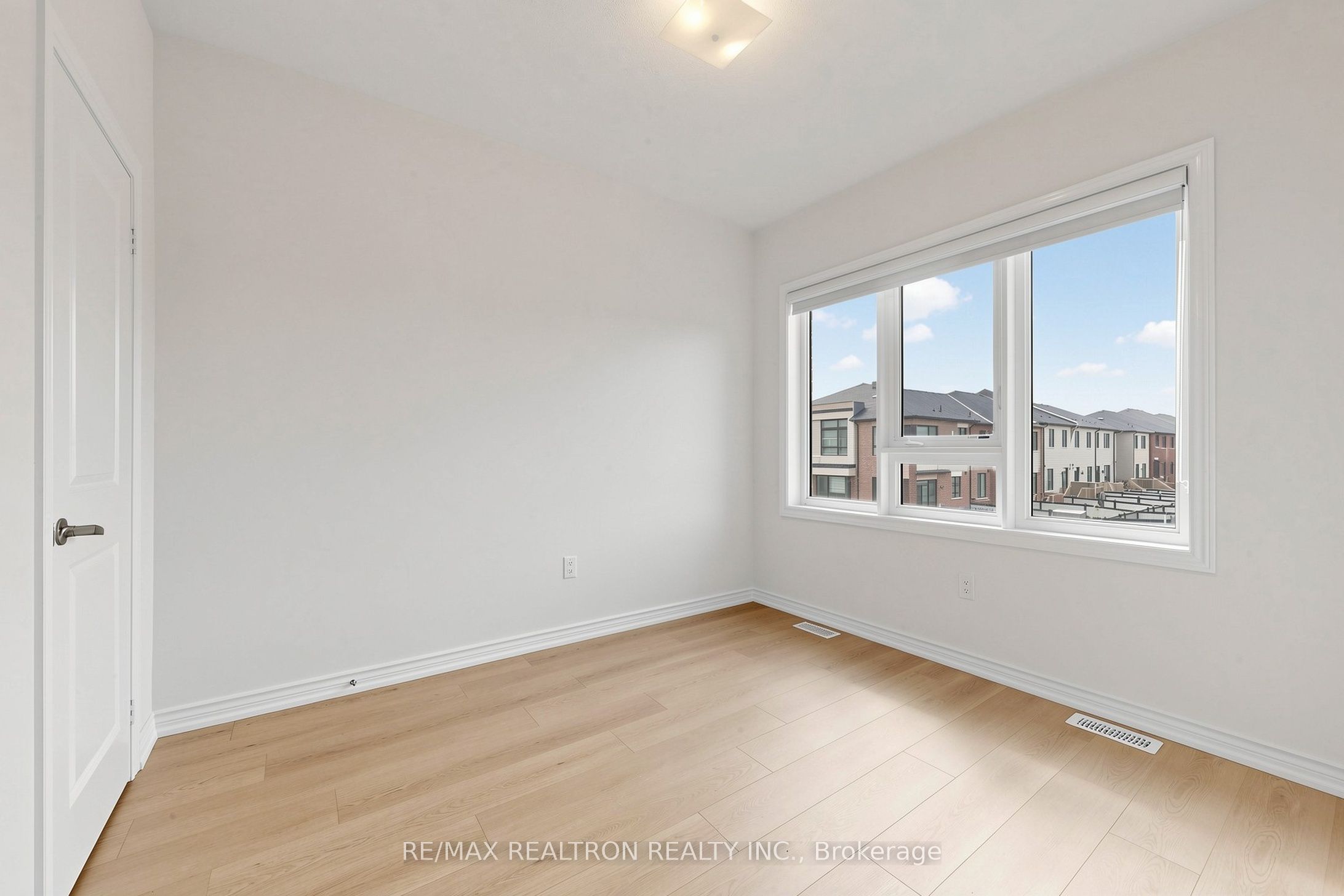 8 Hewison Avenue Property Photo 37