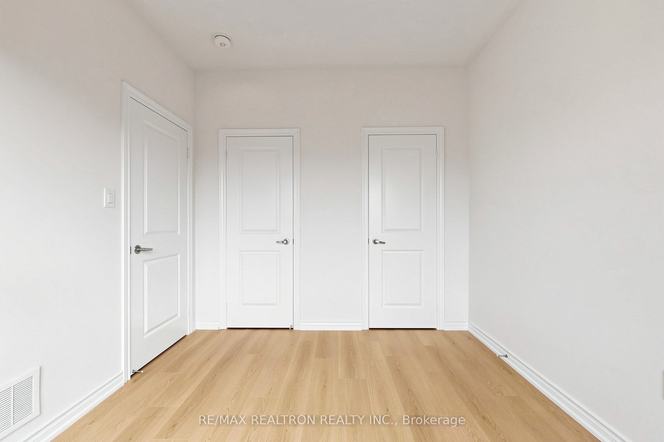 8 Hewison Avenue Property Photo 38