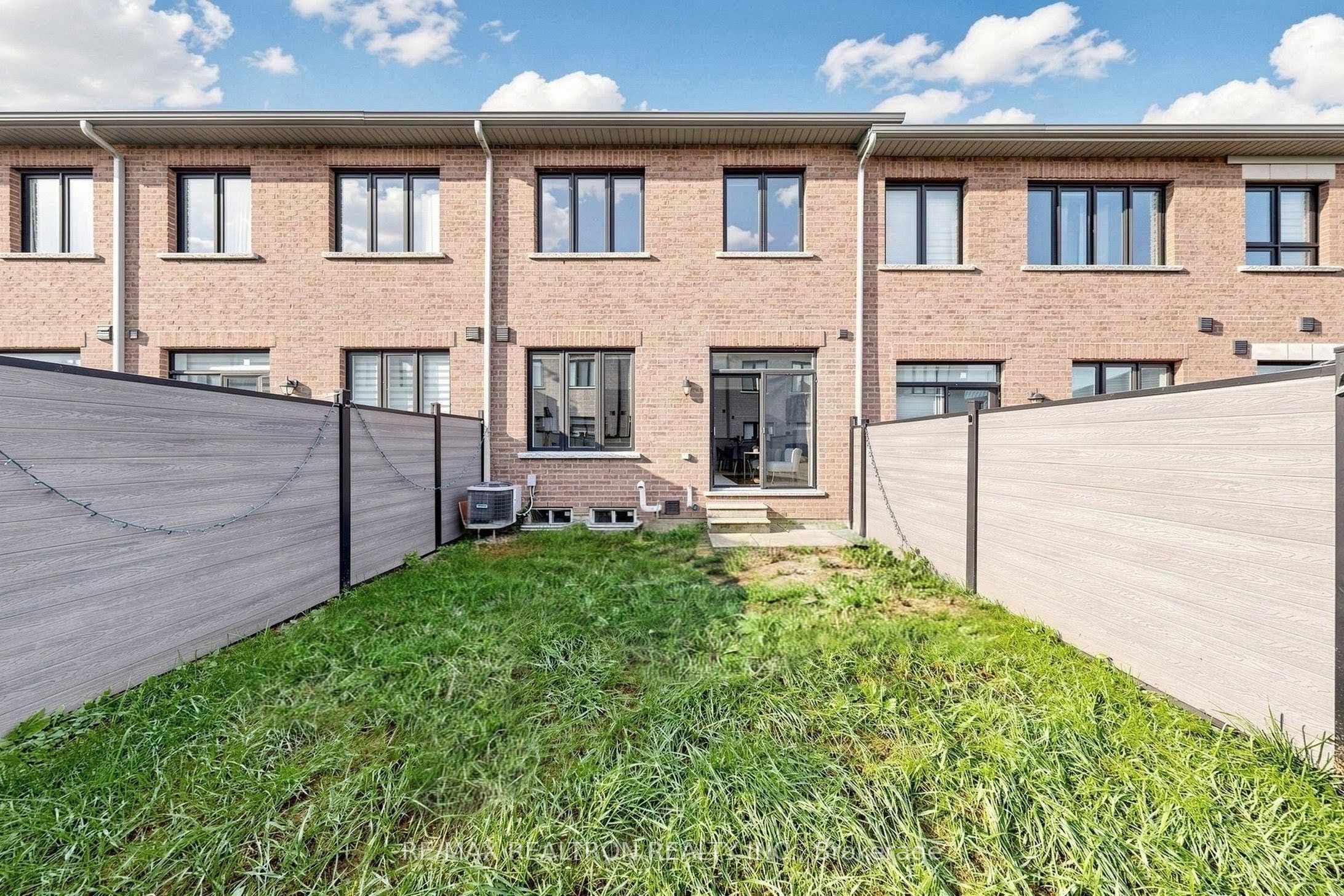 8 Hewison Avenue Property Photo 44