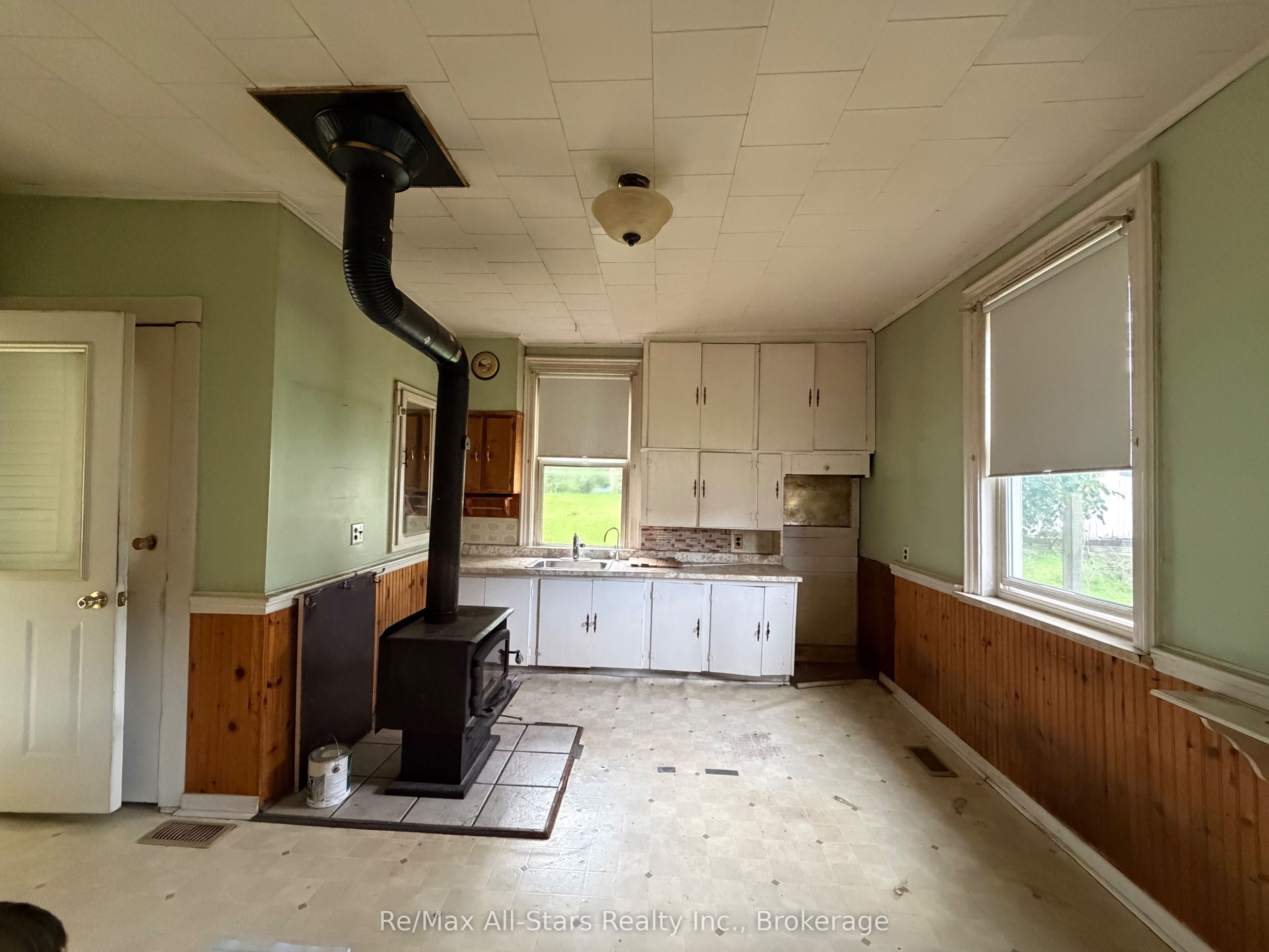 54 Munro Street Property Photo 7