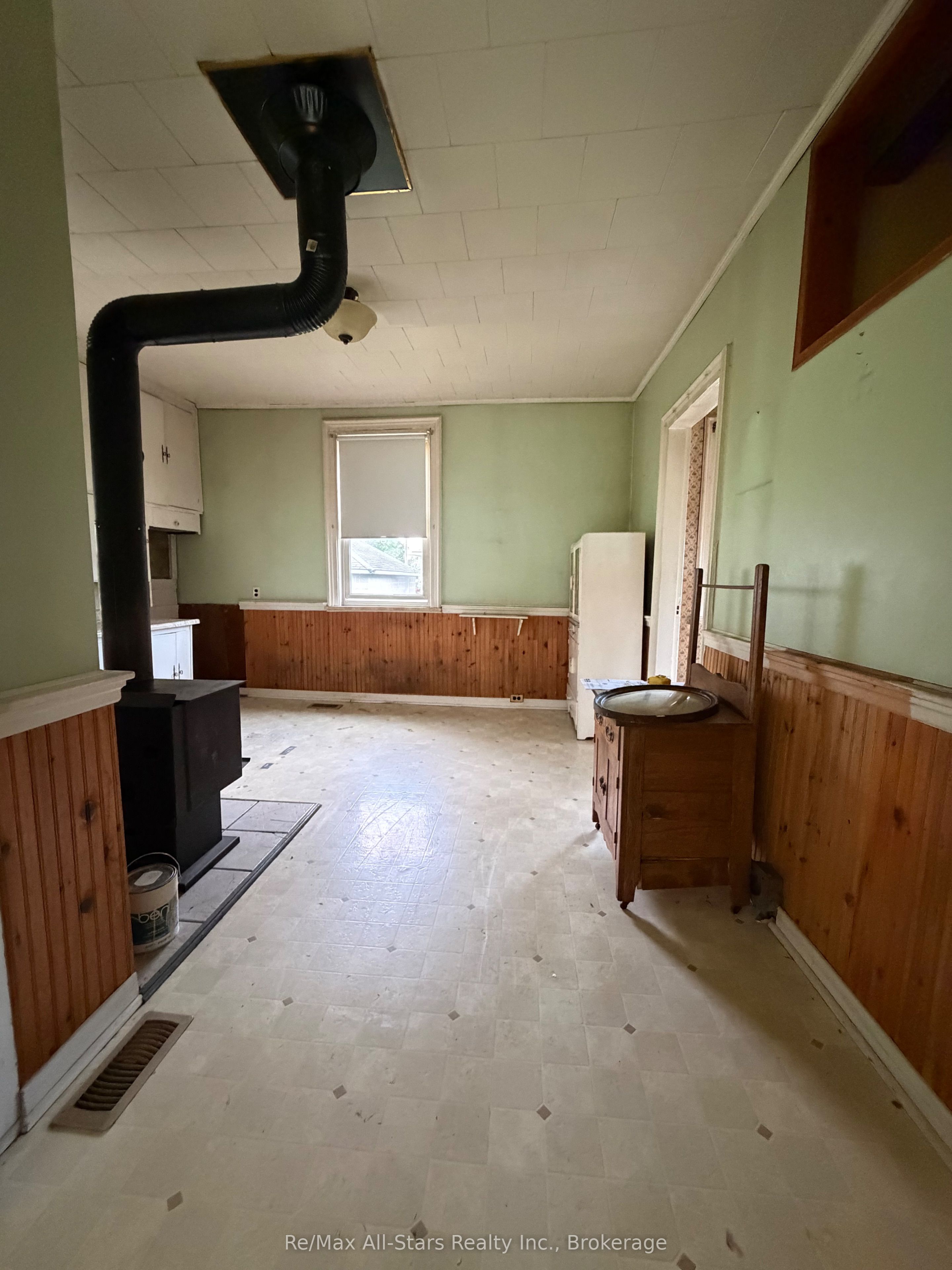 54 Munro Street Property Photo 8