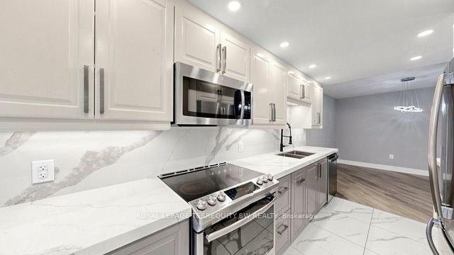 7440 Bathurst Street 512 Property Photo 3