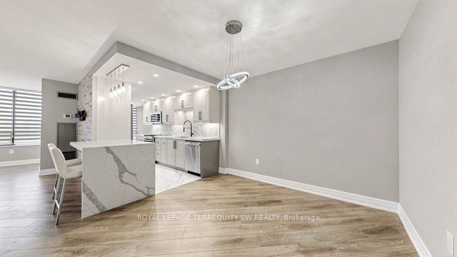 7440 Bathurst Street 512 Property Photo 5