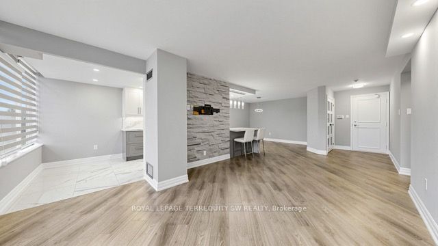 7440 Bathurst Street 512 Property Photo 9