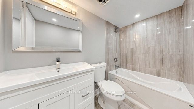 7440 Bathurst Street 512 Property Photo 12