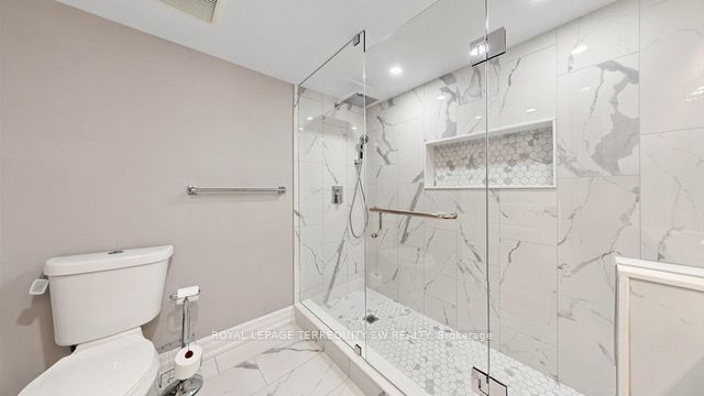 7440 Bathurst Street 512 Property Photo 17