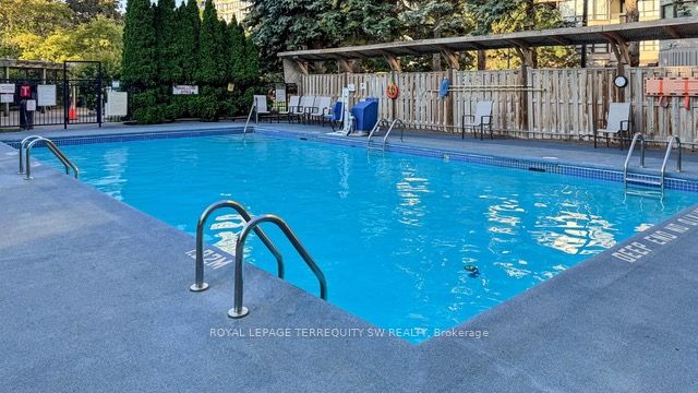 7440 Bathurst Street 512 Property Photo 21