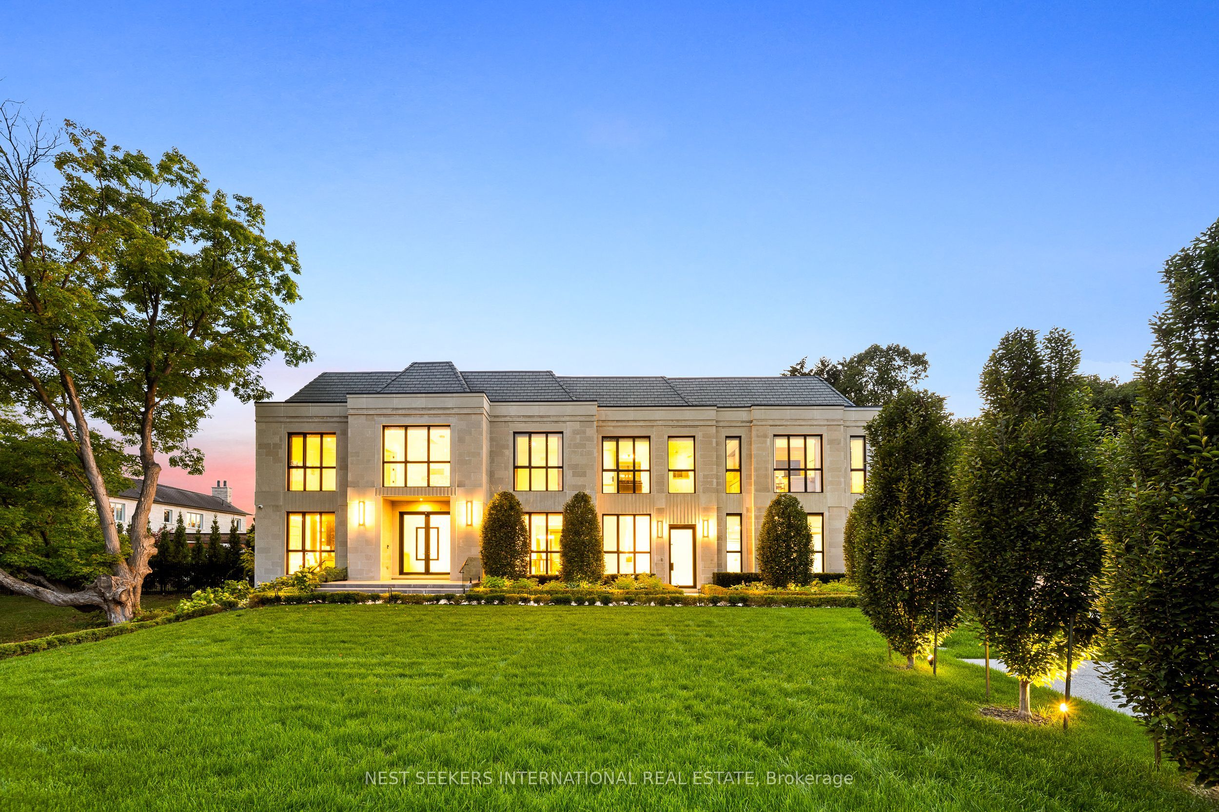 36 Waymar Heights Boulevard Property Photo 3