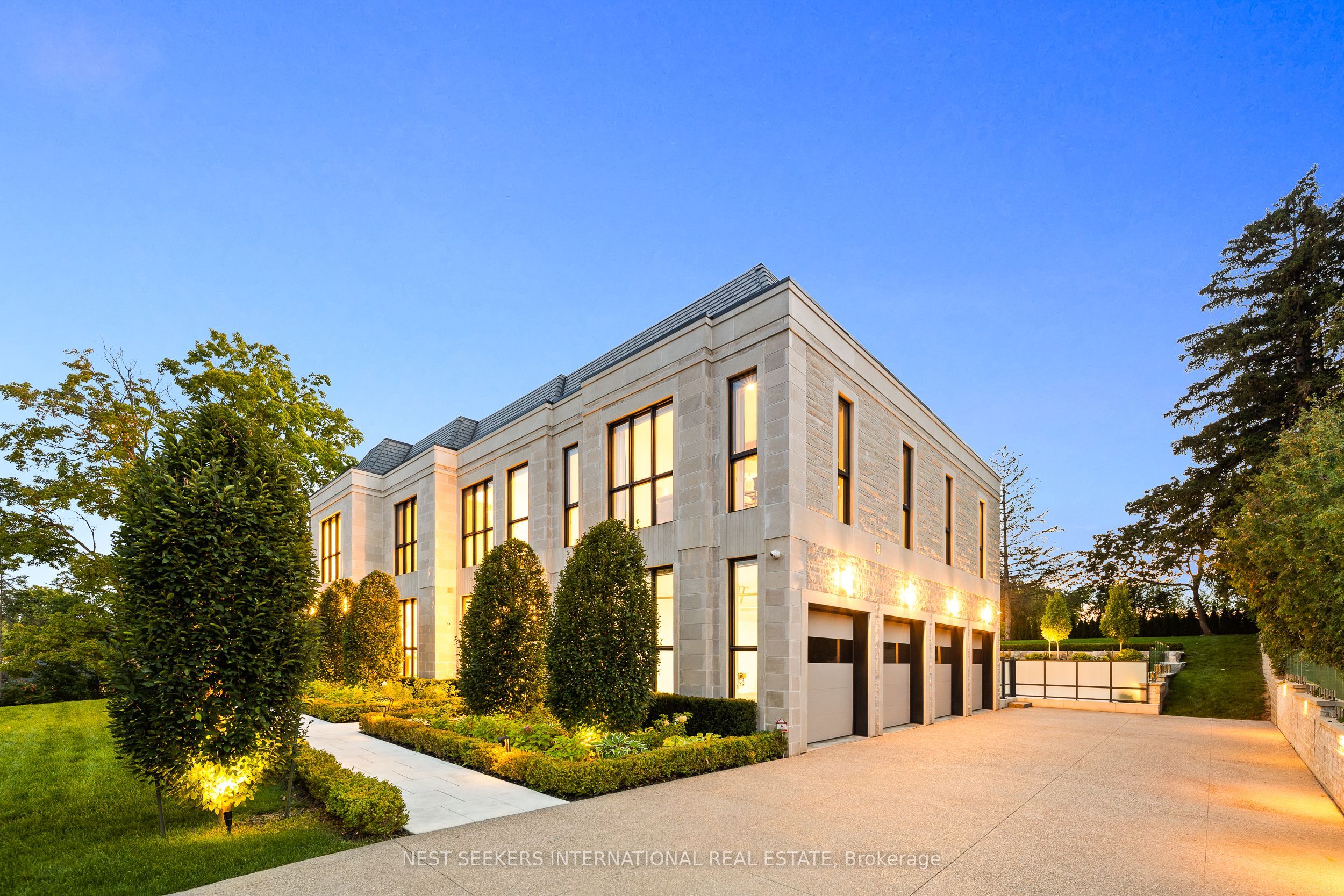 36 Waymar Heights Boulevard Property Photo 4