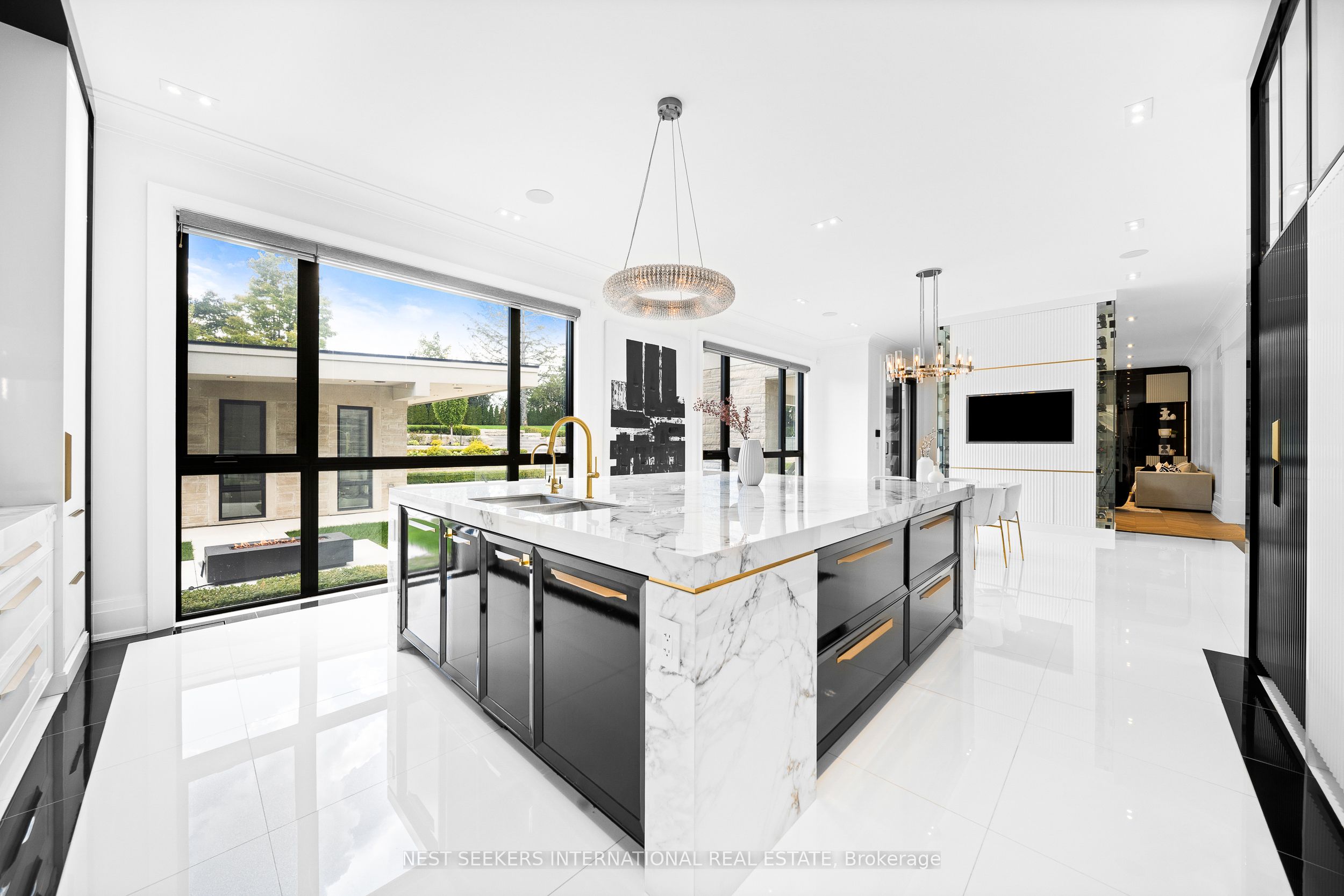 36 Waymar Heights Boulevard Property Photo 10