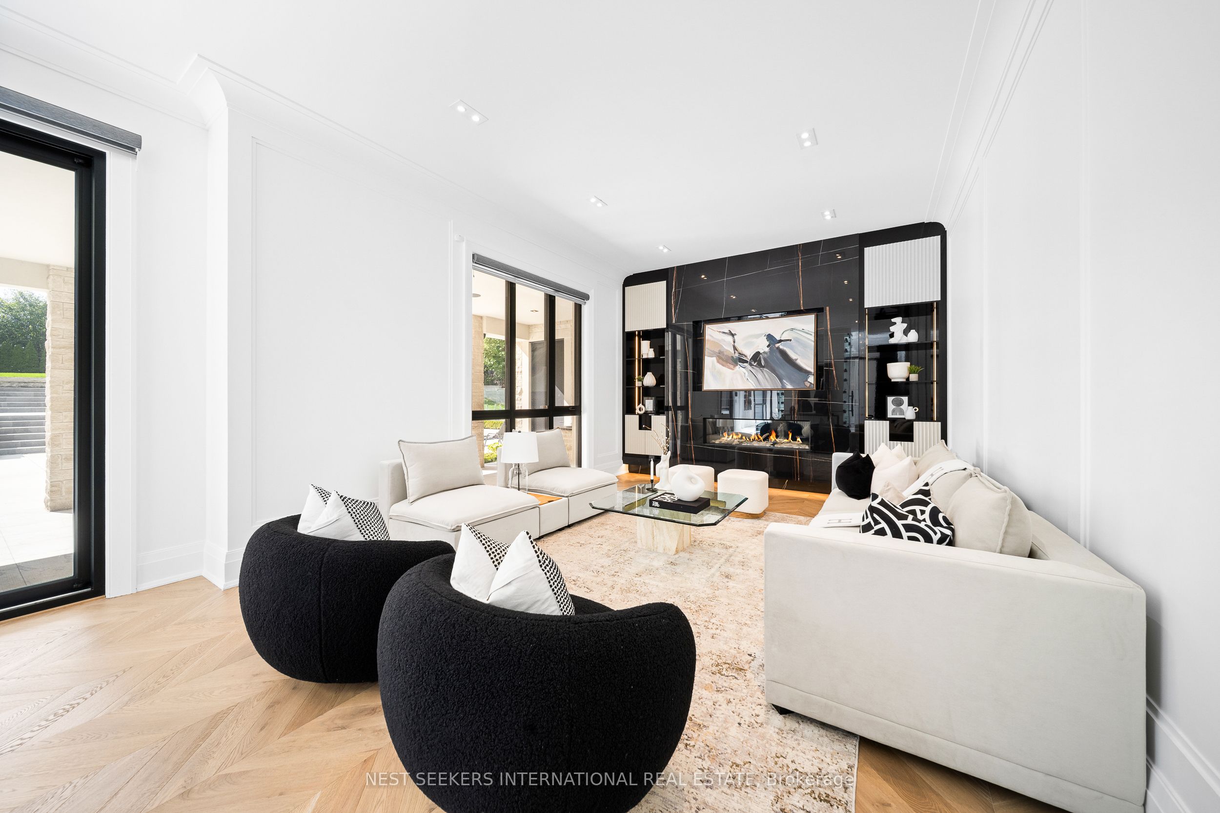 36 Waymar Heights Boulevard Property Photo 11