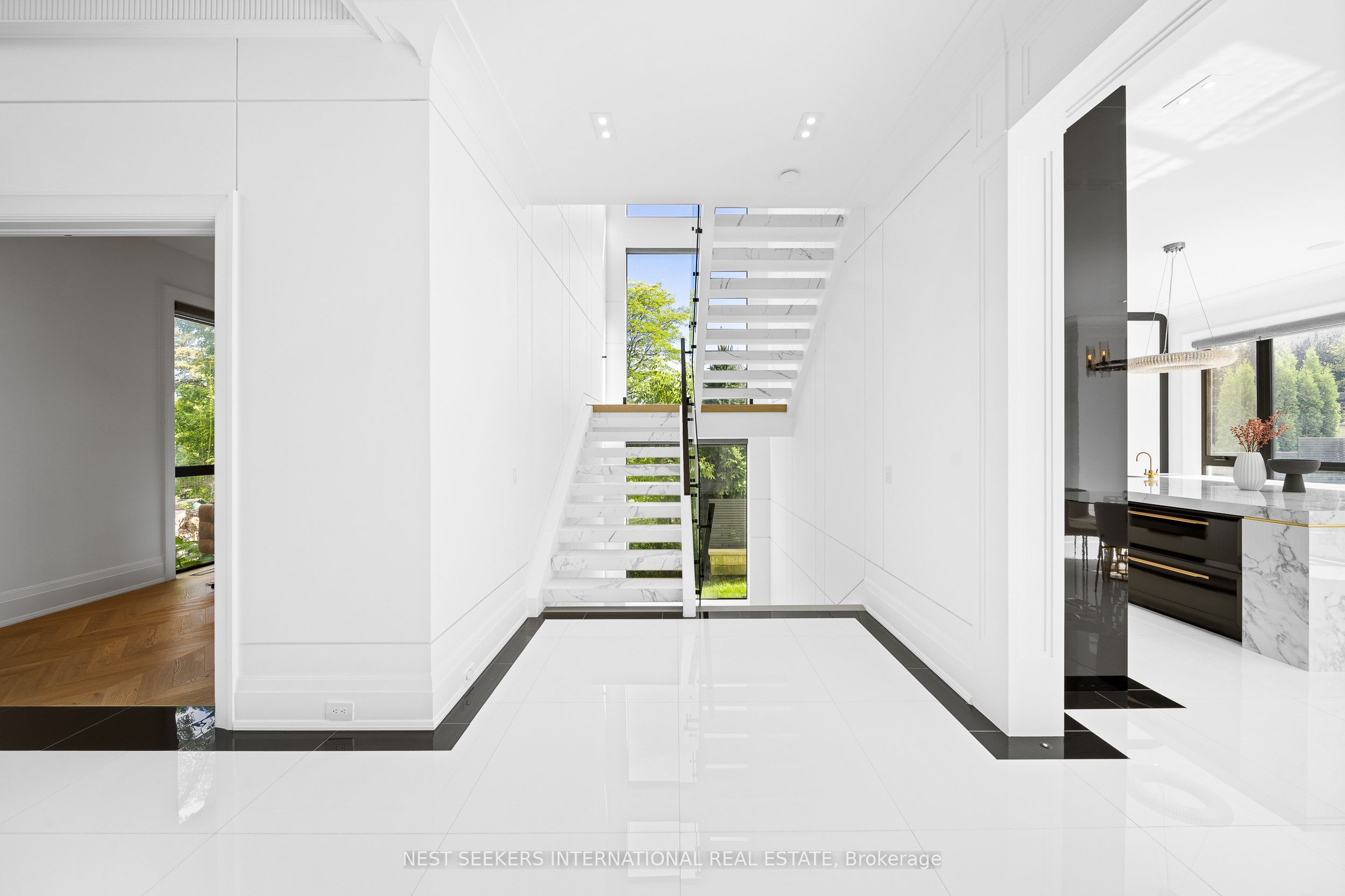 36 Waymar Heights Boulevard Property Photo 16