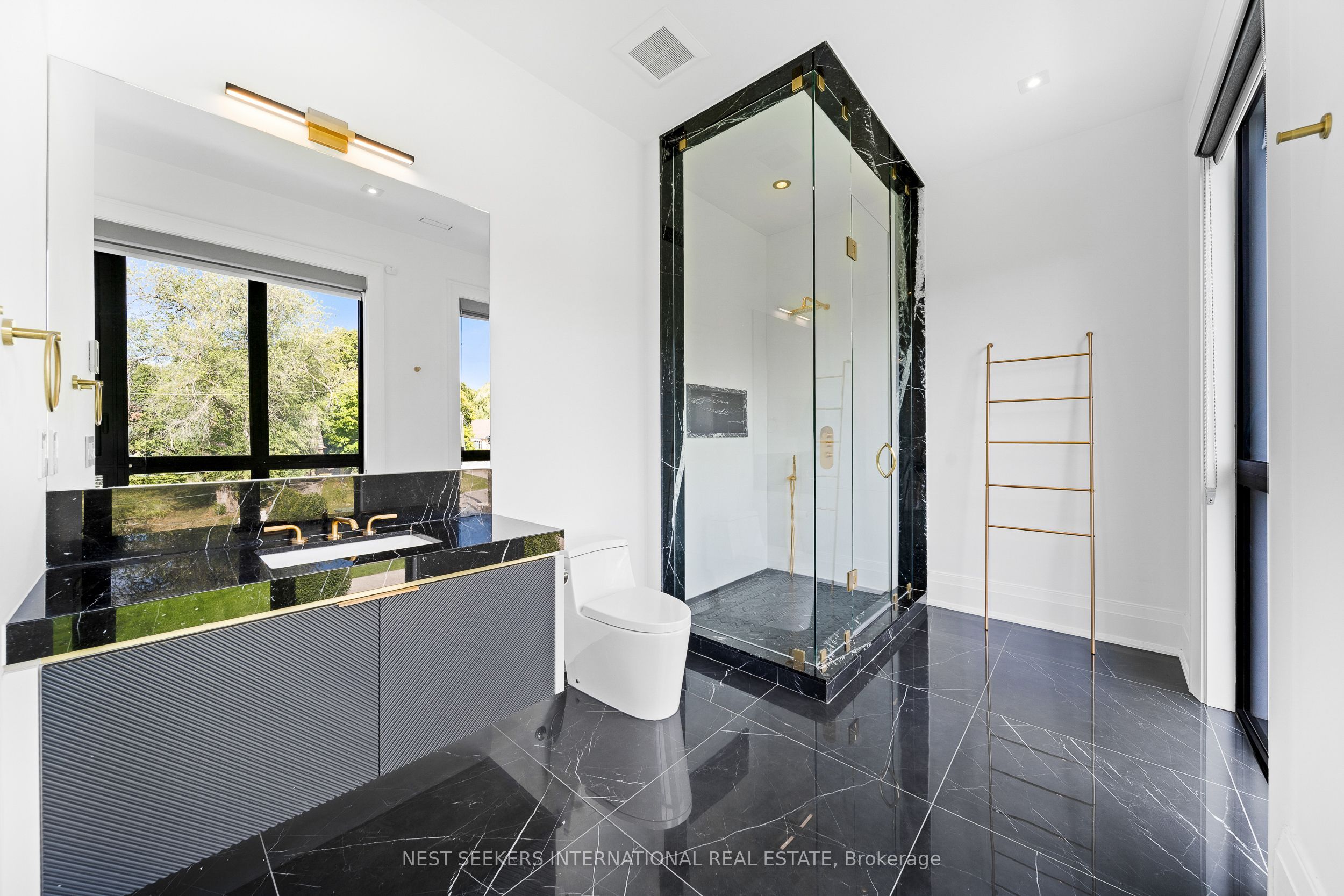 36 Waymar Heights Boulevard Property Photo 32