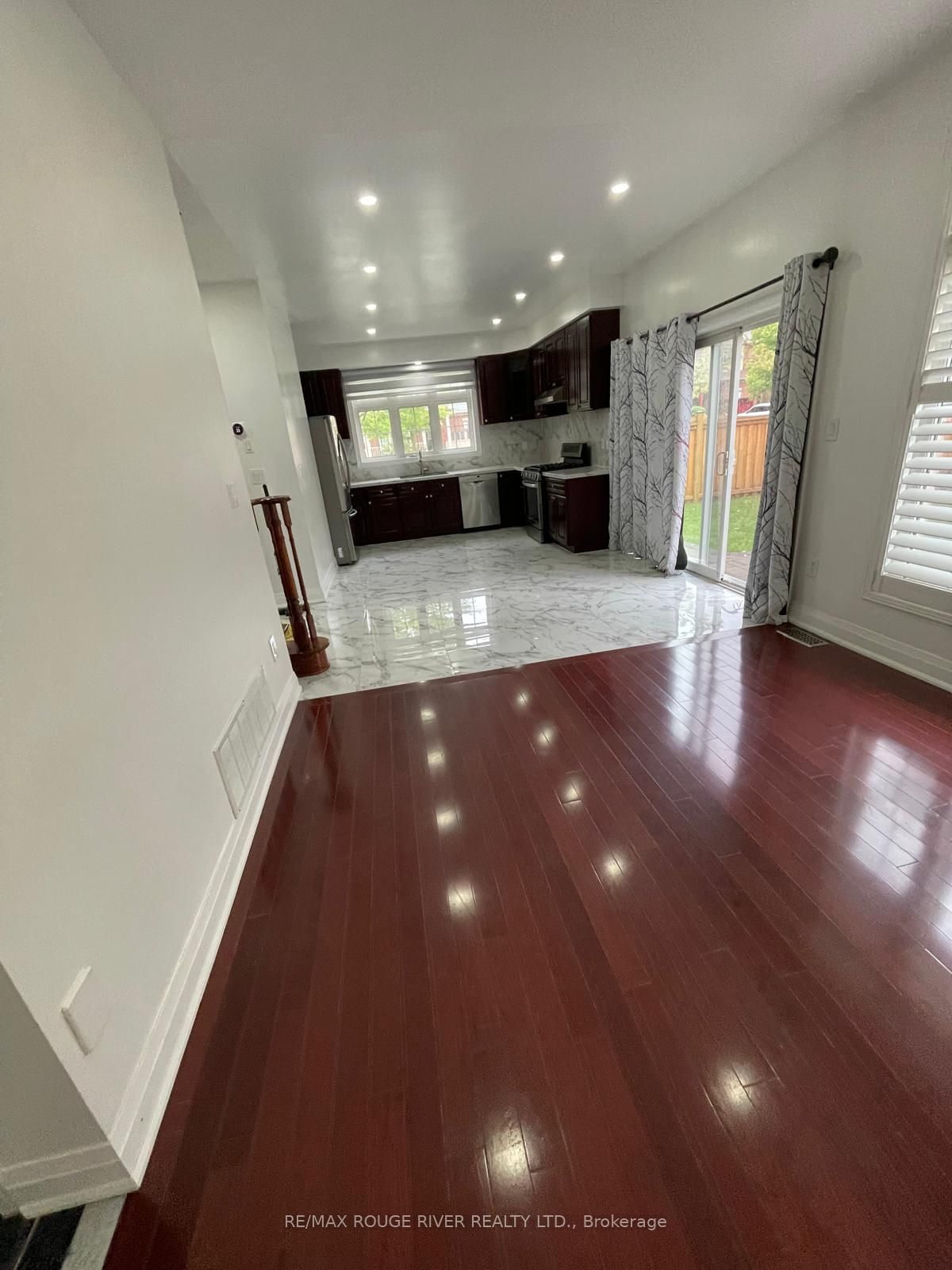 1796 Castlemore Avenue Property Photo 4