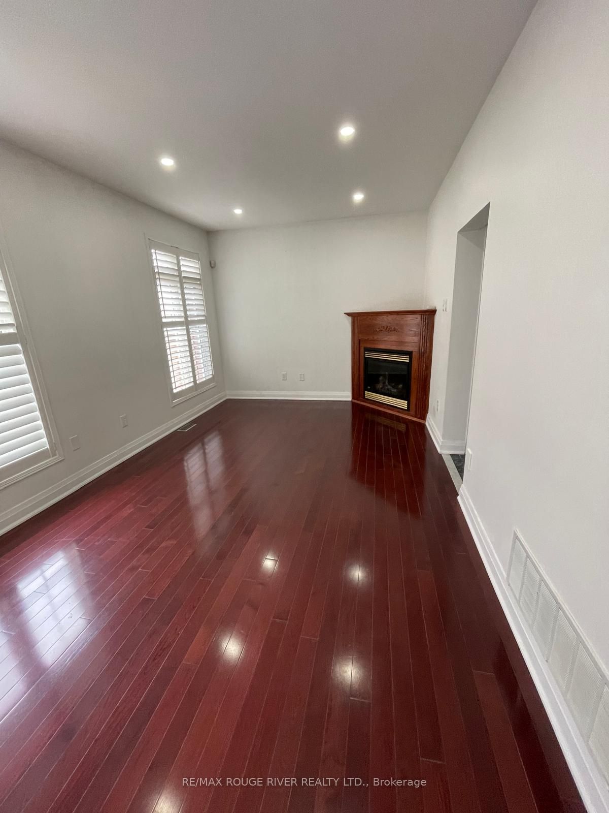 1796 Castlemore Avenue Property Photo 7