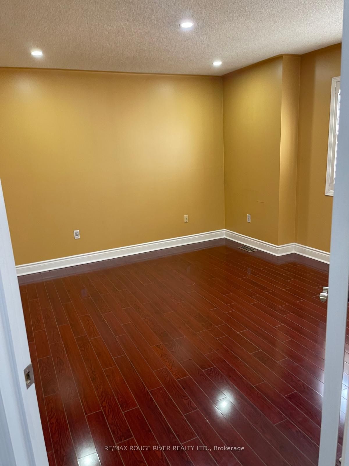 1796 Castlemore Avenue Property Photo 15