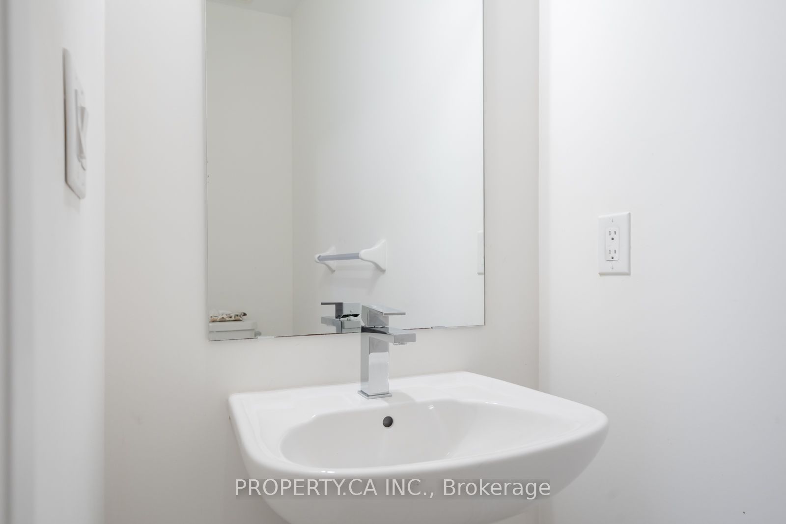 17 Jinnah Avenue Property Photo 10