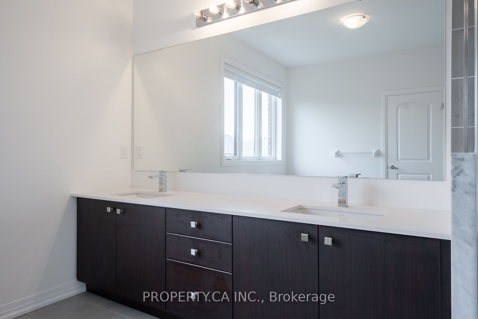 17 Jinnah Avenue Property Photo 20