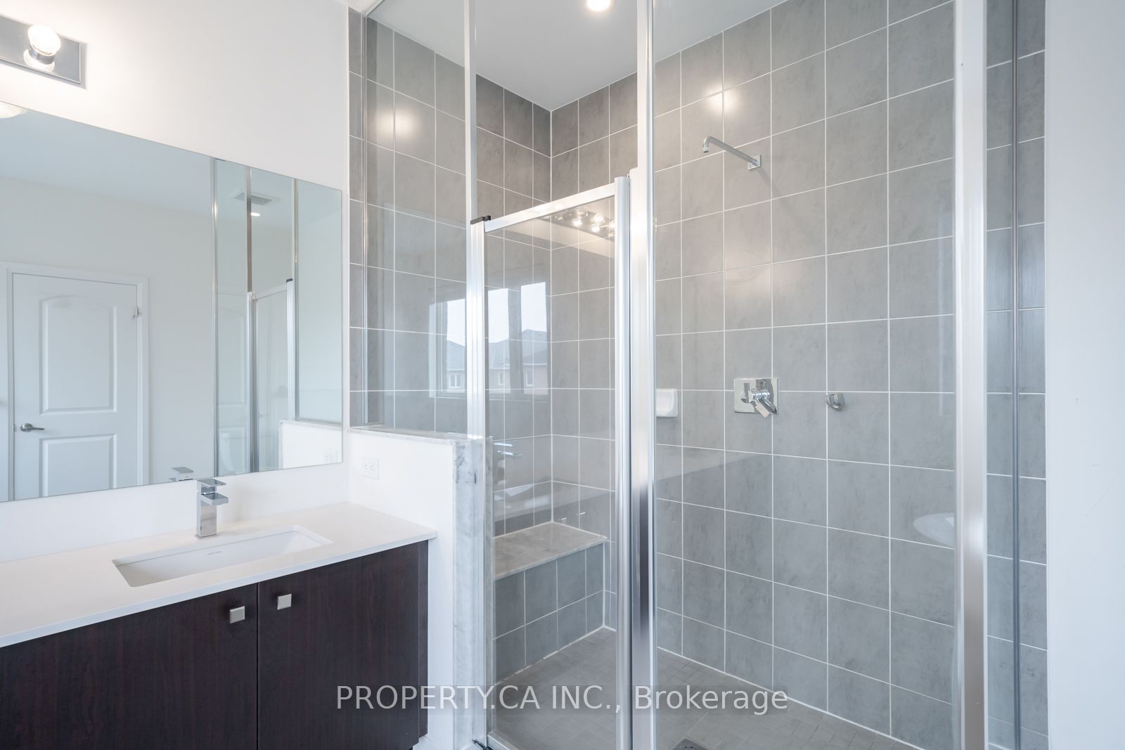 17 Jinnah Avenue Property Photo 21