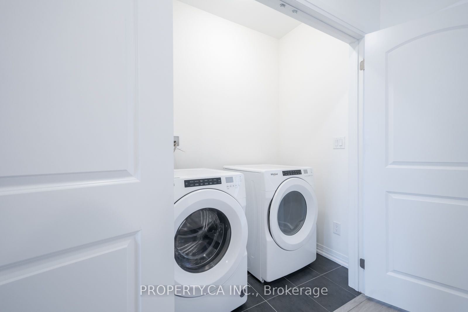 17 Jinnah Avenue Property Photo 22