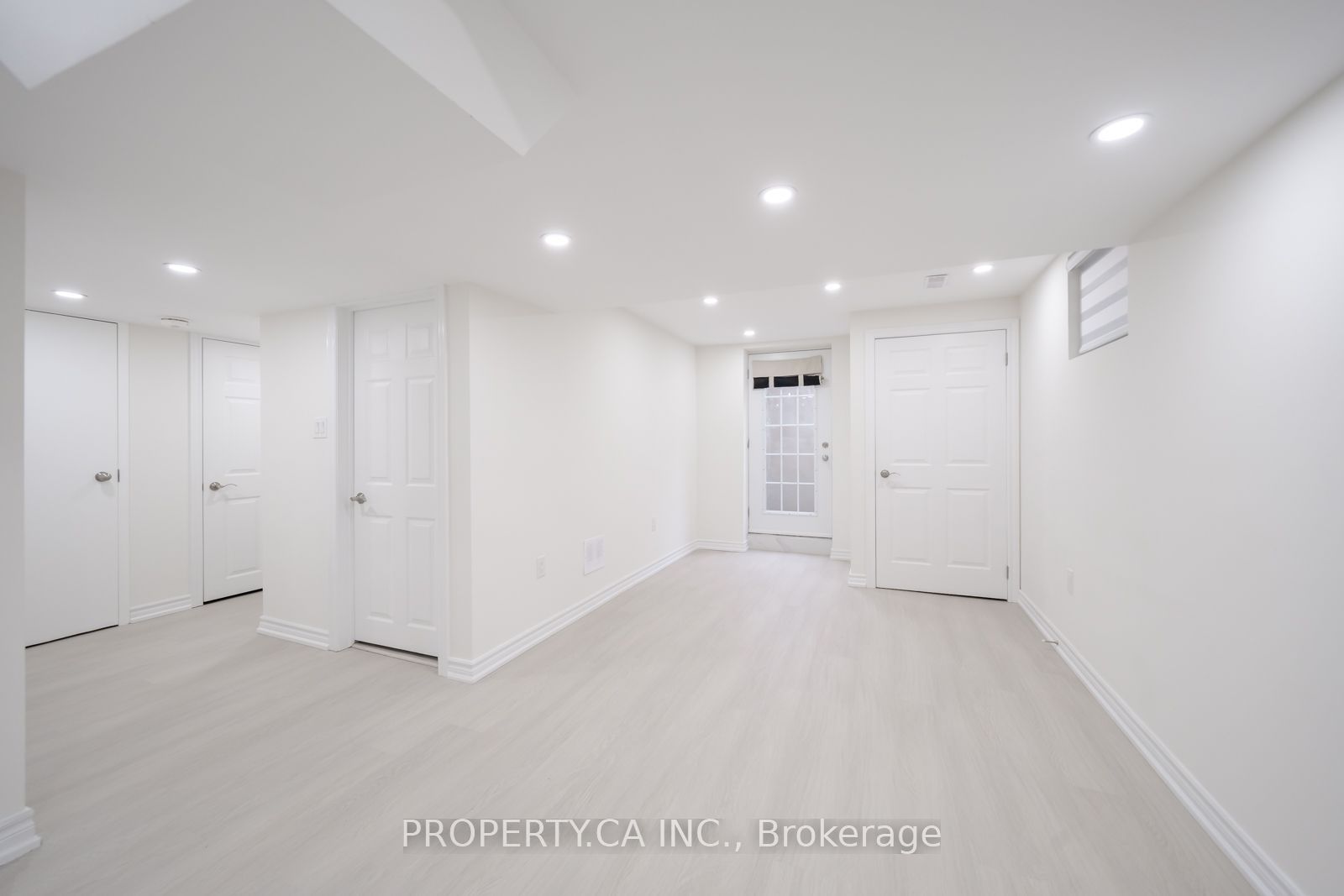 17 Jinnah Avenue Property Photo 24