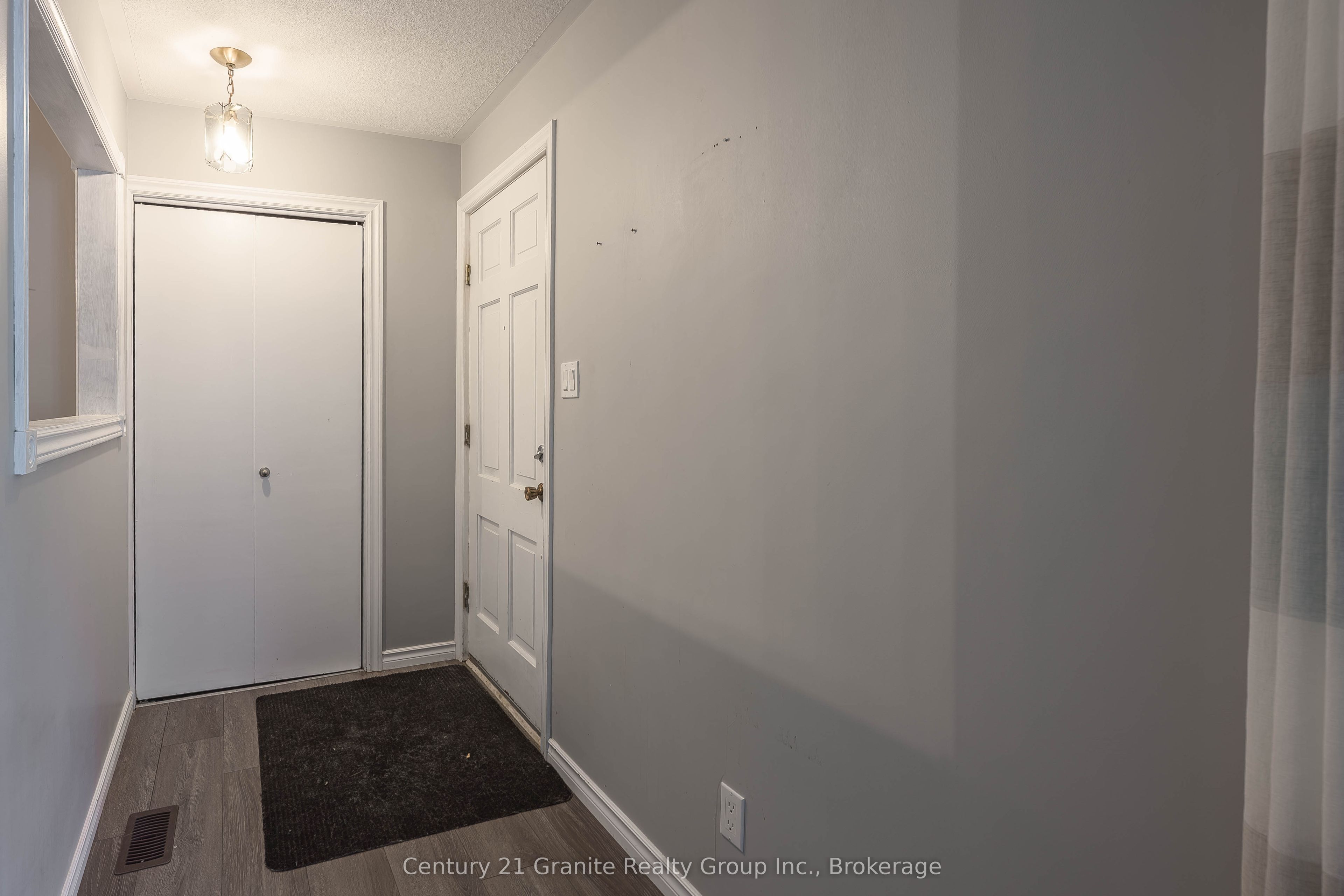 55 Wellington Street E Property Photo 2