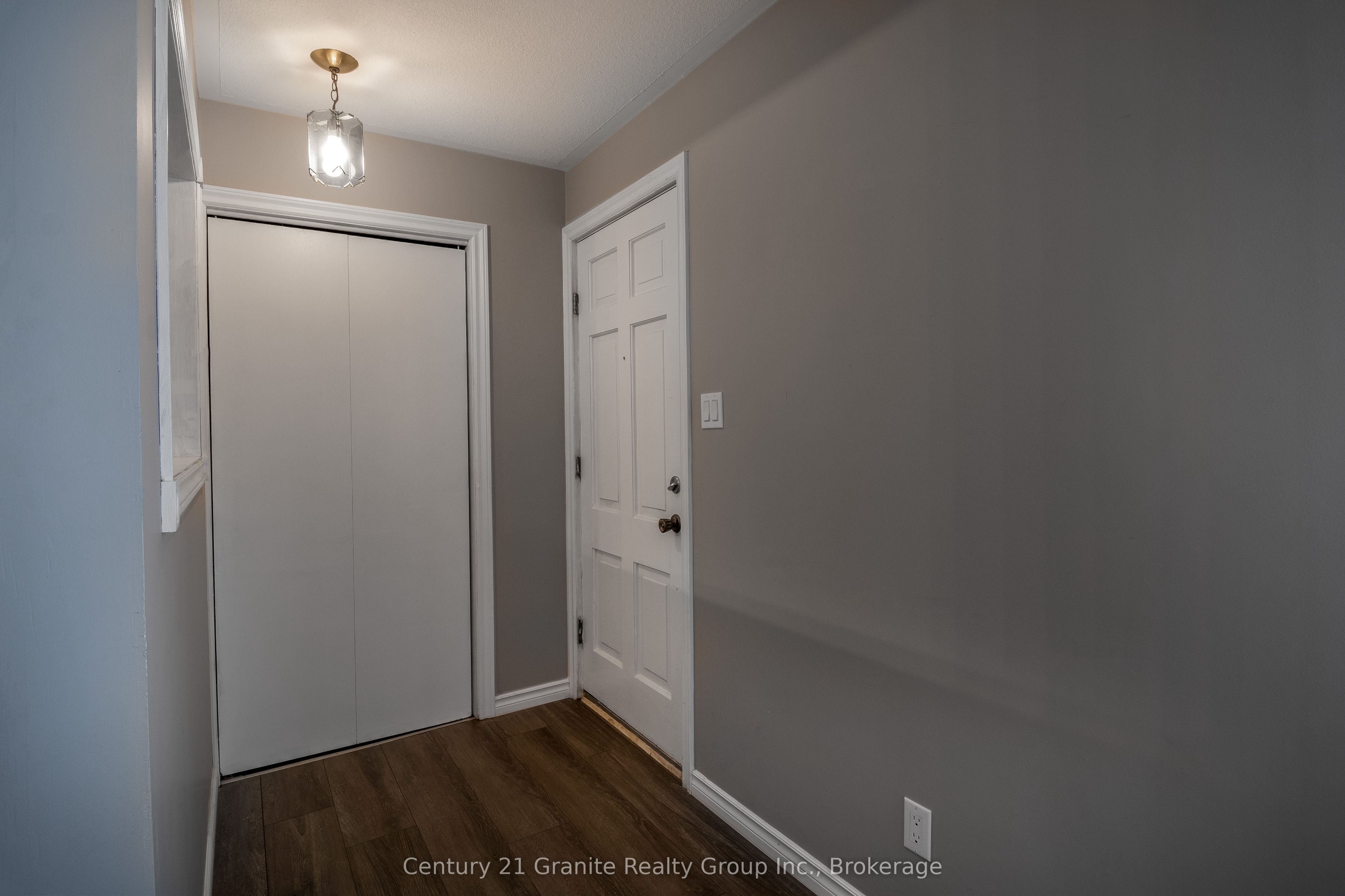 55 Wellington Street E Property Photo 3