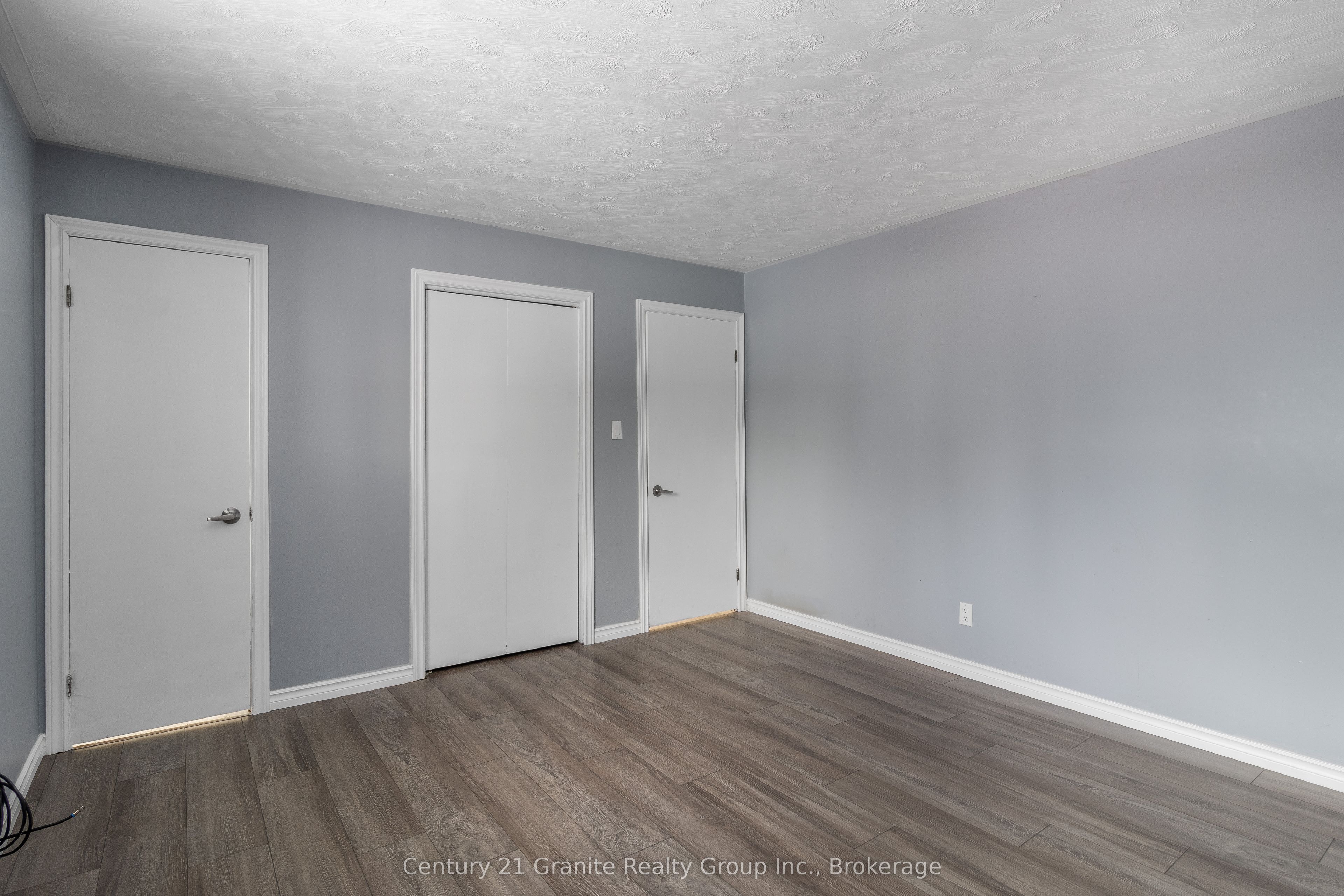 55 Wellington Street E Property Photo 18