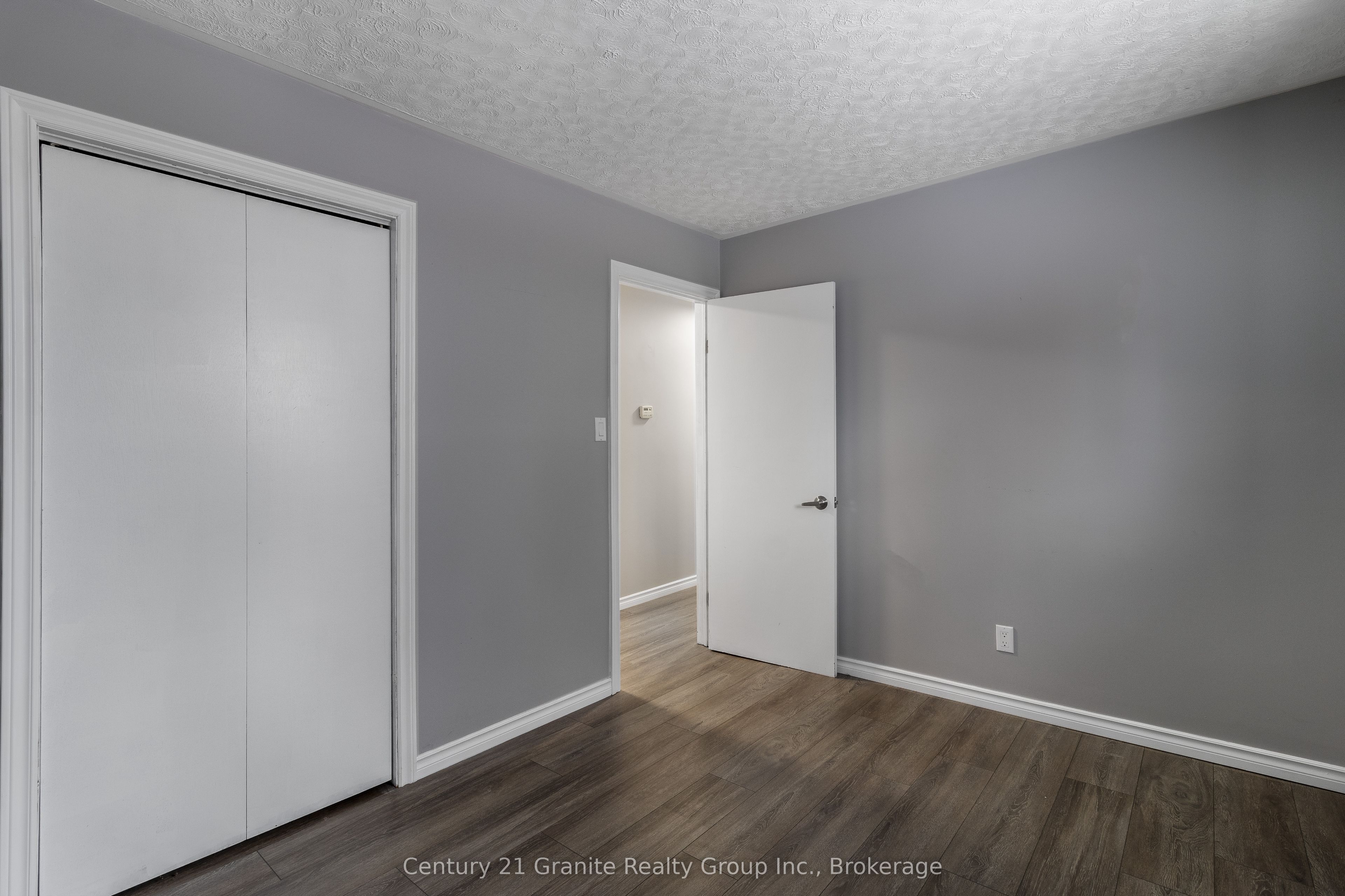 55 Wellington Street E Property Photo 20