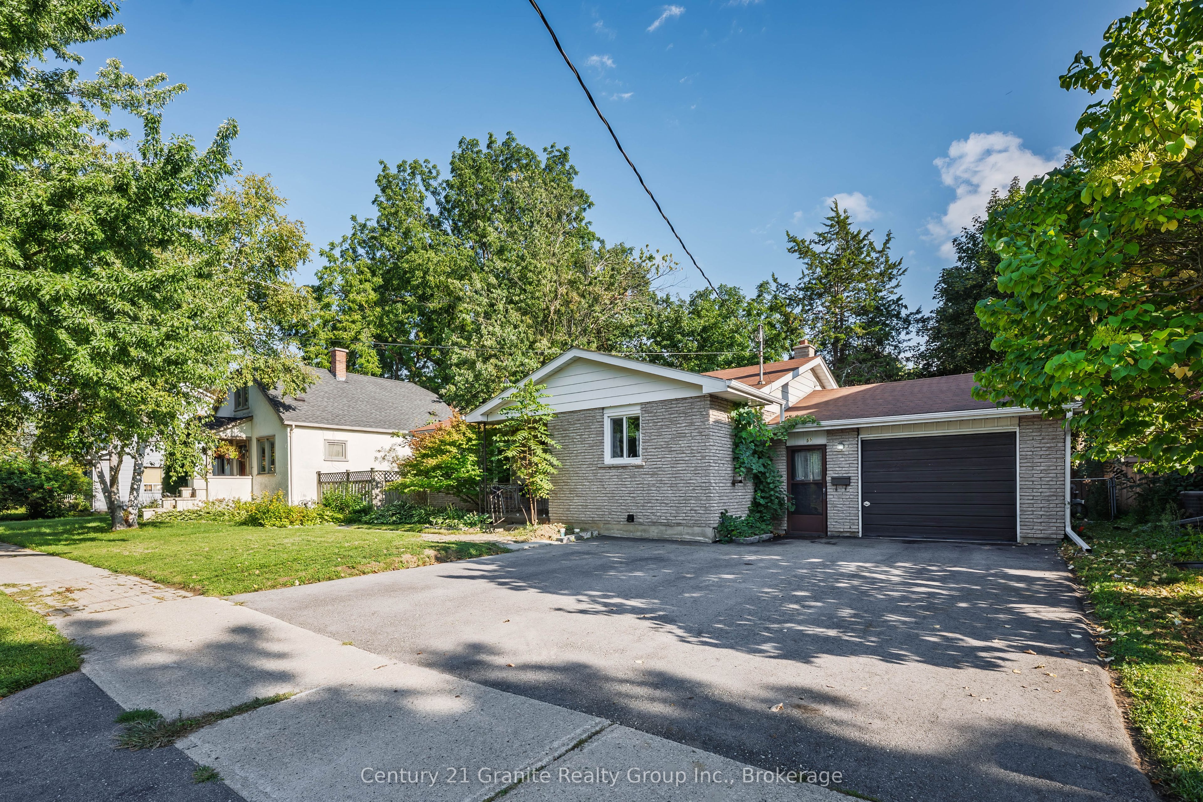 55 Wellington Street E Property Photo 37